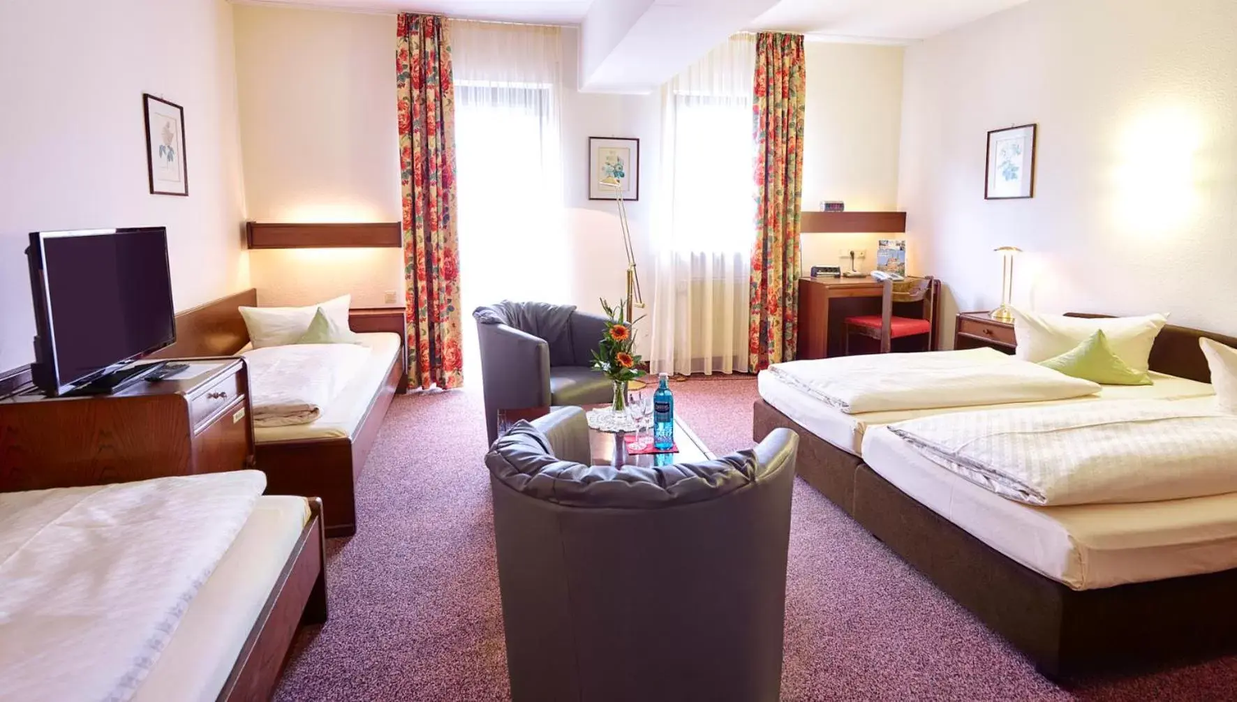 Quadruple Room in Hotel Merian Rothenburg Quadruple Room in Hotel Merian Rothenburg