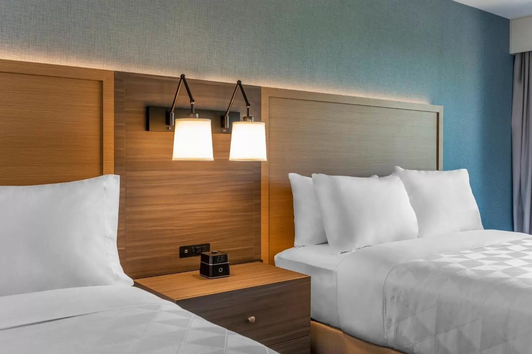 Two Queen Standard Harbor View with Balcony in Holiday Inn Kingston - Waterfront by IHG Two Queen Standard Harbor View with Balcony in Holiday Inn Kingston - Waterfront by IHG