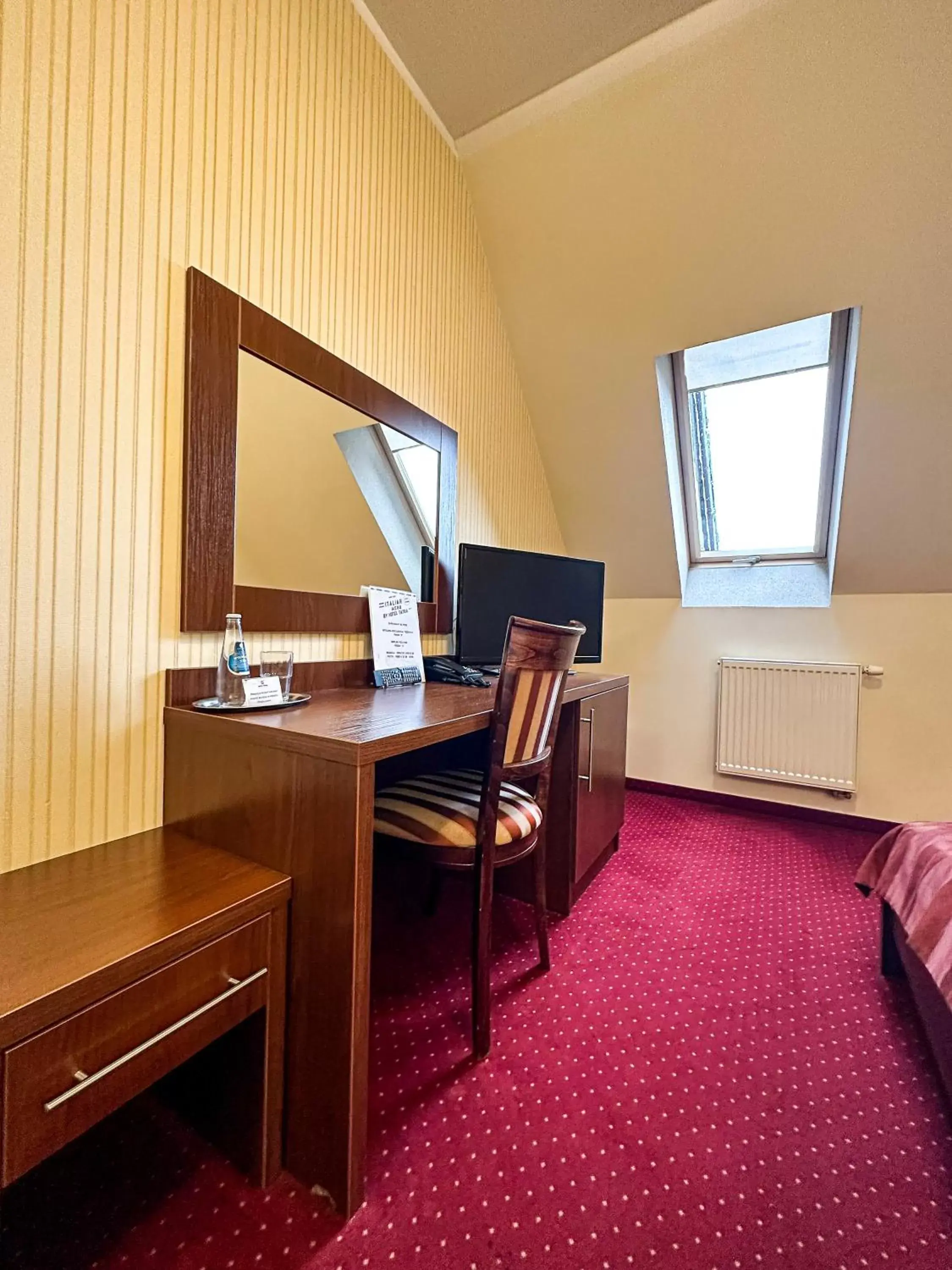 Single Room with Balcony - single occupancy in Hotel Tatra Single Room with Balcony - single occupancy in Hotel Tatra