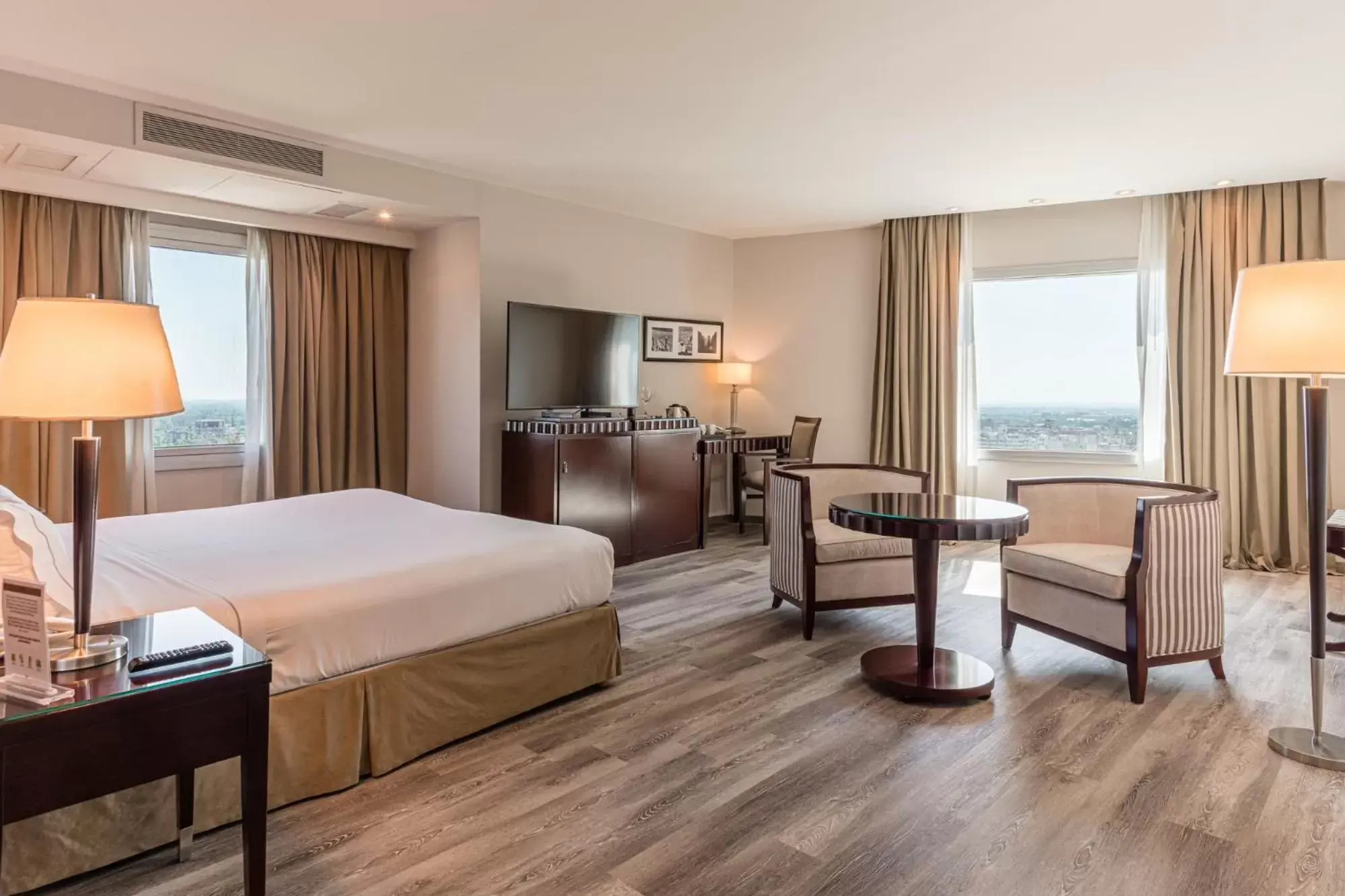 Corner Room with City View in DiplomaticHotel Corner Room with City View in DiplomaticHotel