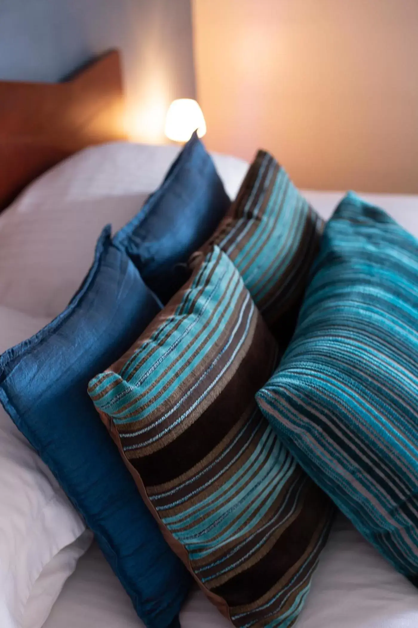 Small Double Room with River View in St George Hotel Rochester-Chatham Small Double Room with River View in St George Hotel Rochester-Chatham