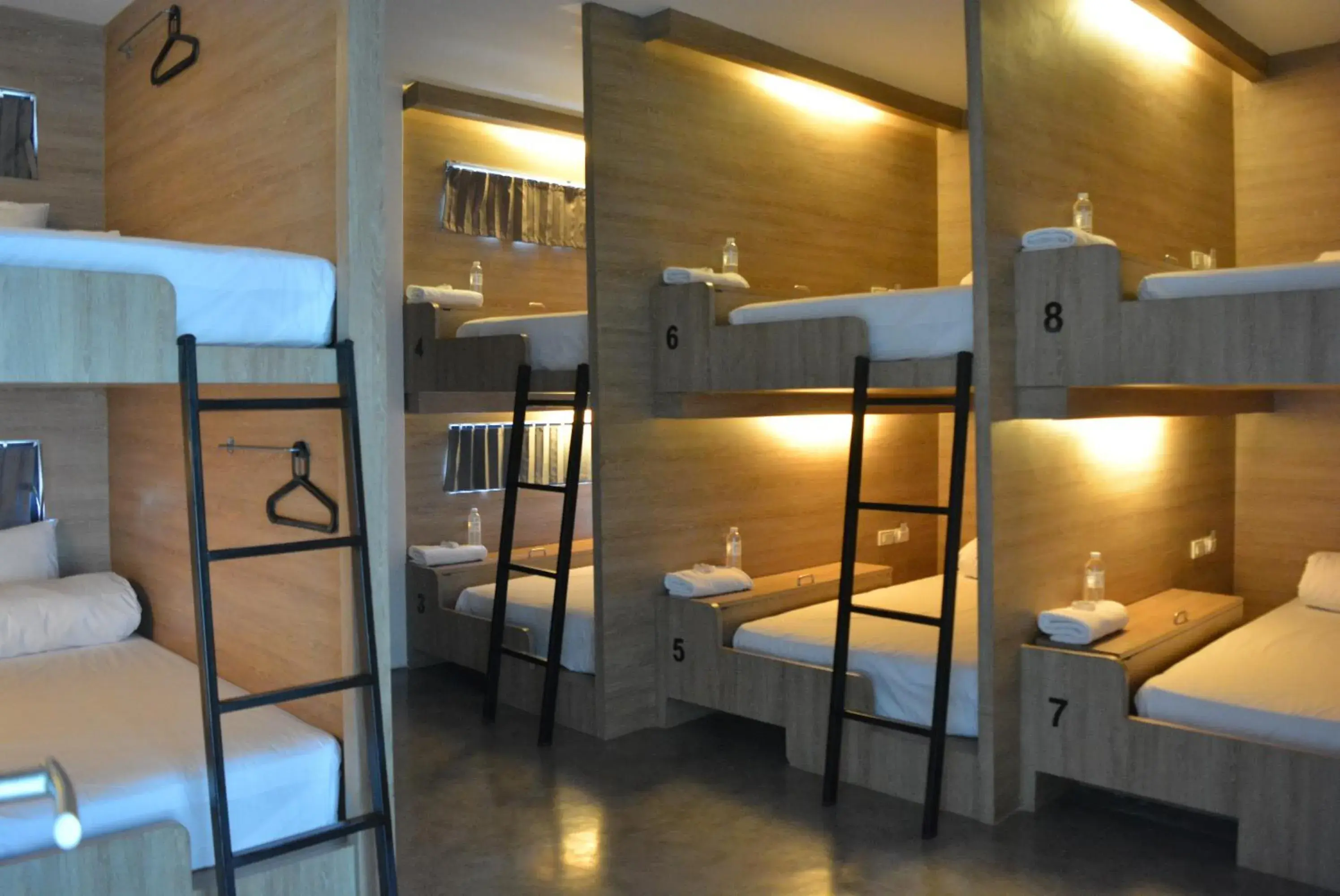 8-Bed Mixed Dormitory Room in Rezt Bangkok 8-Bed Mixed Dormitory Room in Rezt Bangkok