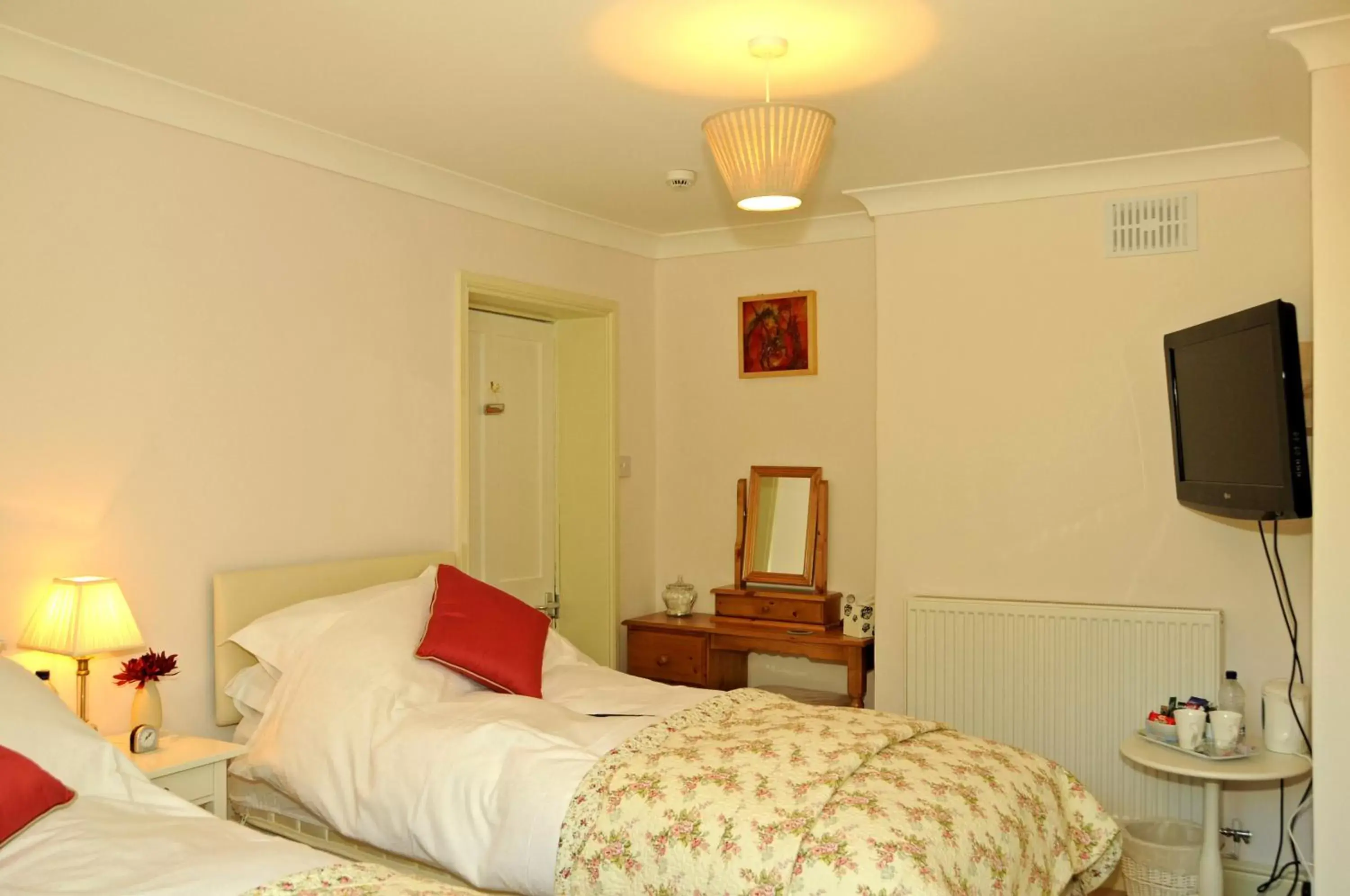 Double or Twin Room with Shower in Pant Teg B & B Double or Twin Room with Shower in Pant Teg B & B