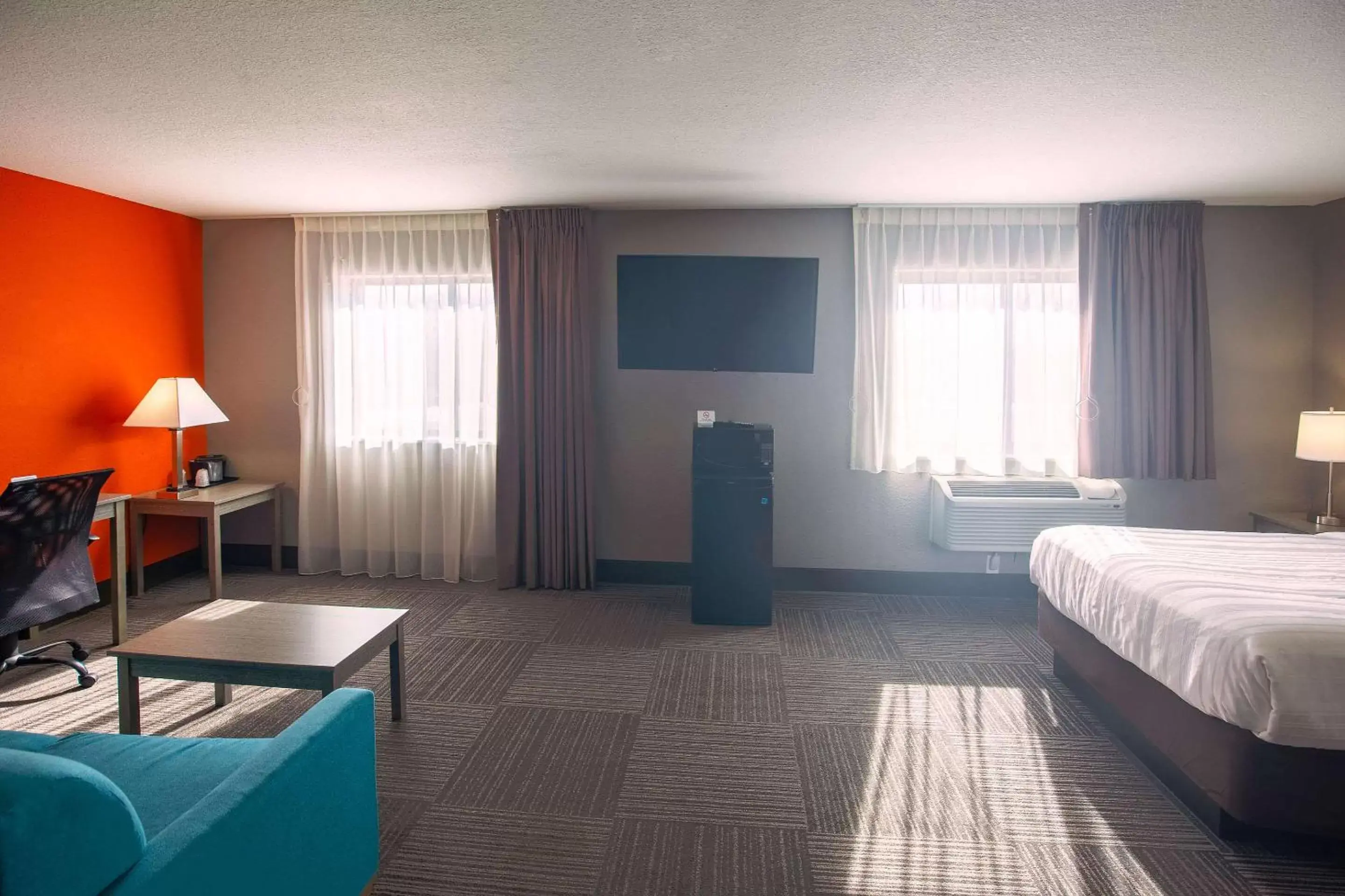 Suite with Double Bed and Roll-In Shower - Accessible/Non-Smoking in Quality Inn & Suites Suite with Double Bed and Roll-In Shower - Accessible/Non-Smoking in Quality Inn & Suites