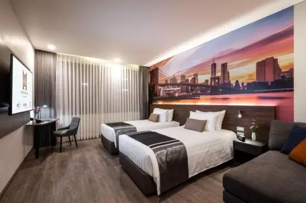 Deluxe Twin Room in Manhattan Hotel Bangkok Deluxe Twin Room in Manhattan Hotel Bangkok