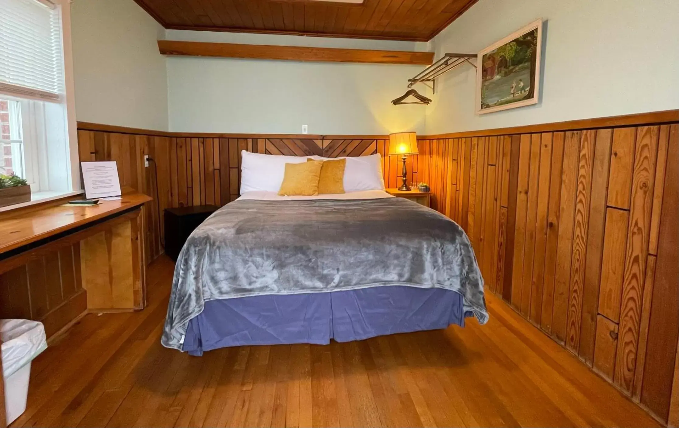 Room 302 in Skyline Village Inn Room 302 in Skyline Village Inn