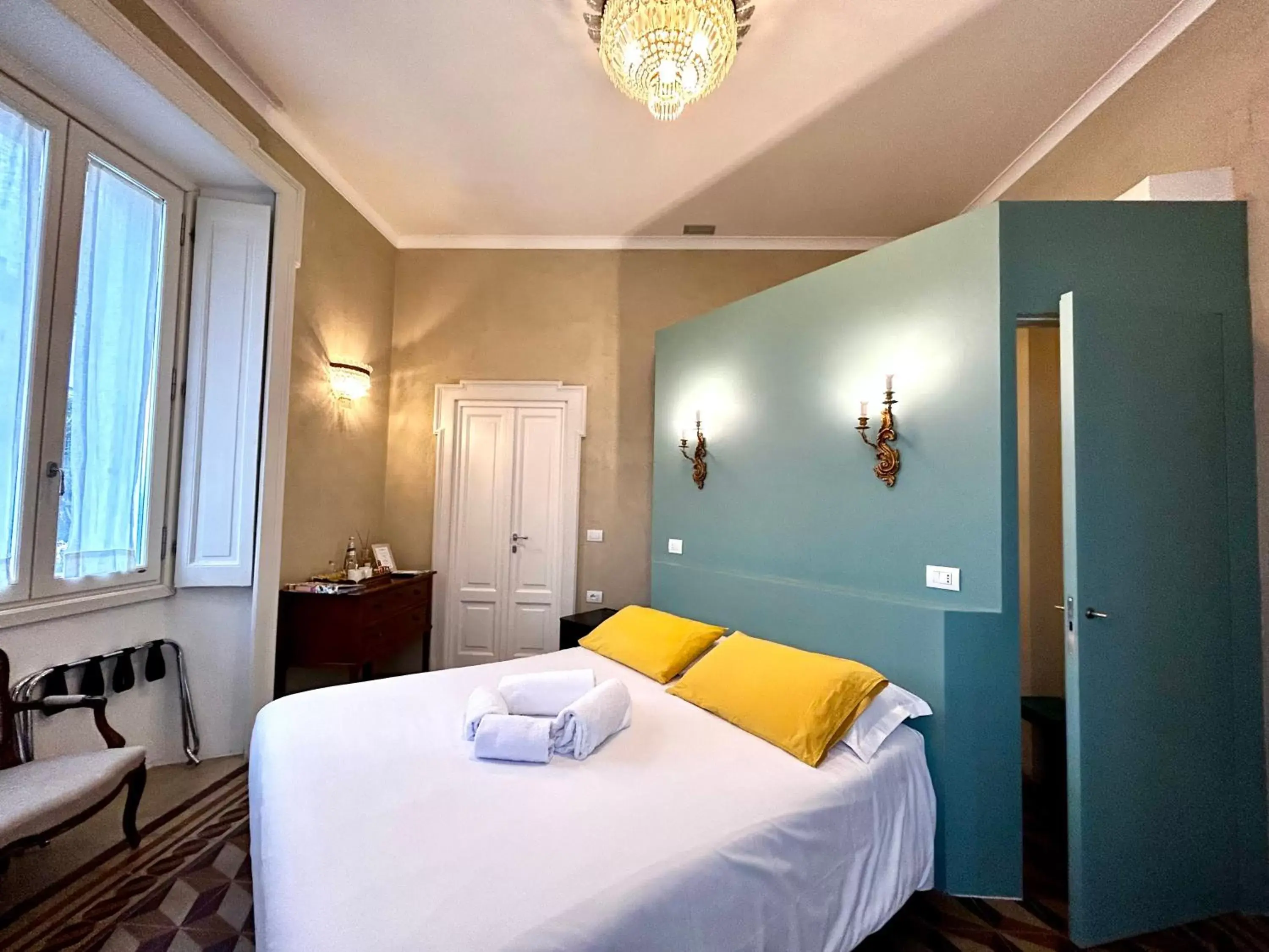 Double Room with Lake View in White Lilac Romantic B&B - Adults only Double Room with Lake View in White Lilac Romantic B&B - Adults only