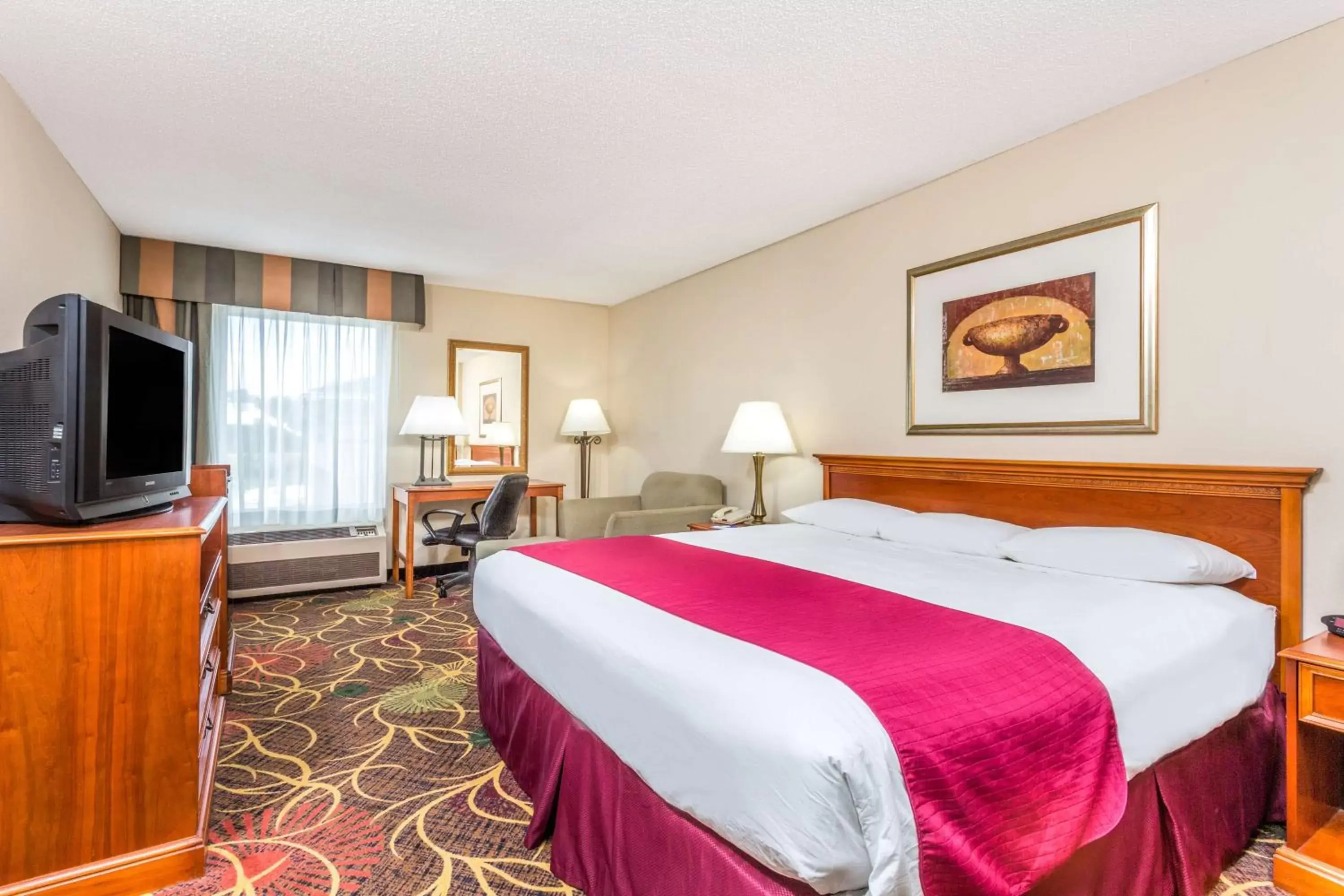 Deluxe King Room - Non-Smoking in Baymont by Wyndham Cornelia Deluxe King Room - Non-Smoking in Baymont by Wyndham Cornelia