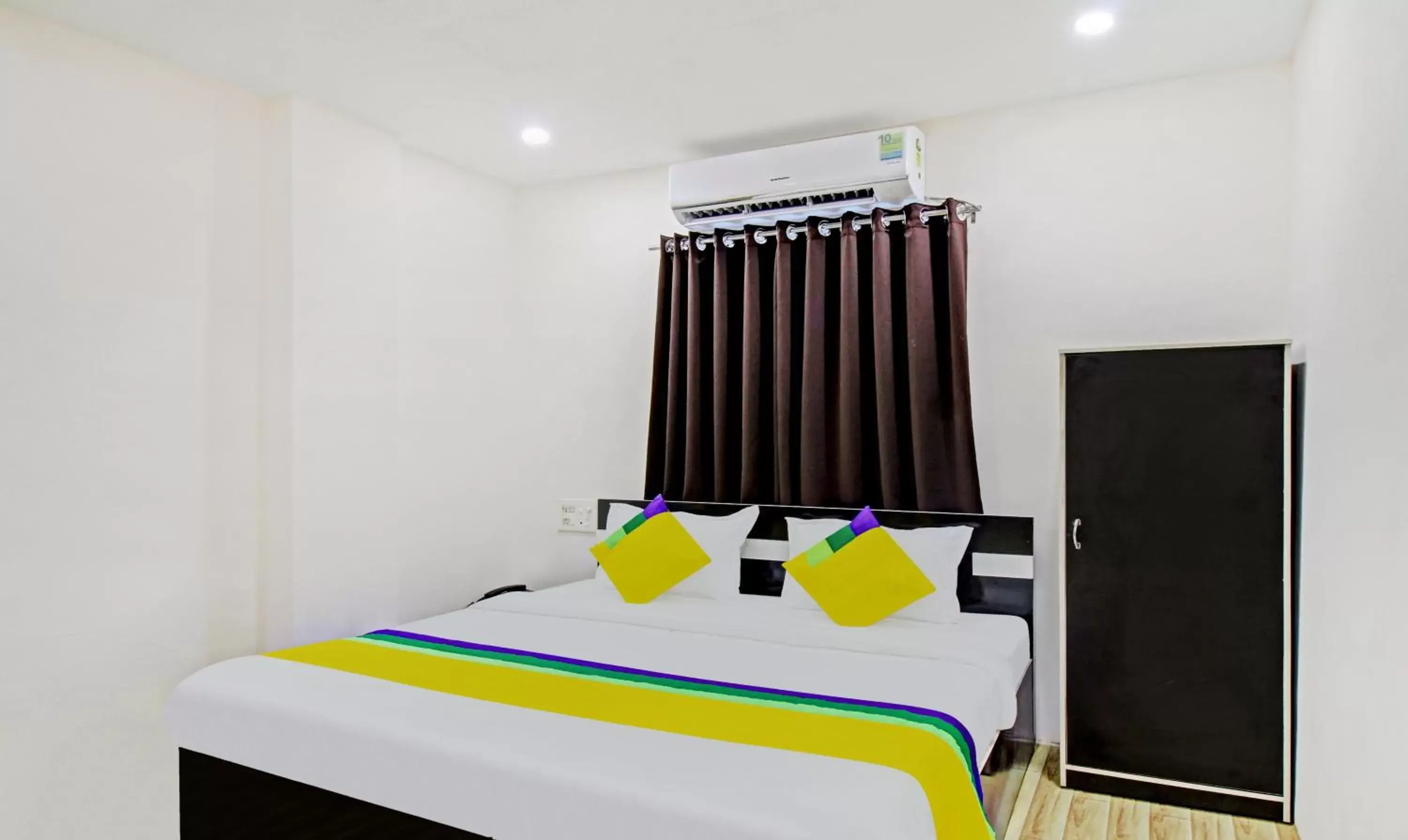FabHotel New Shraddha Inn - Nr Airport Colony FabHotel New Shraddha Inn - Nr Airport Colony