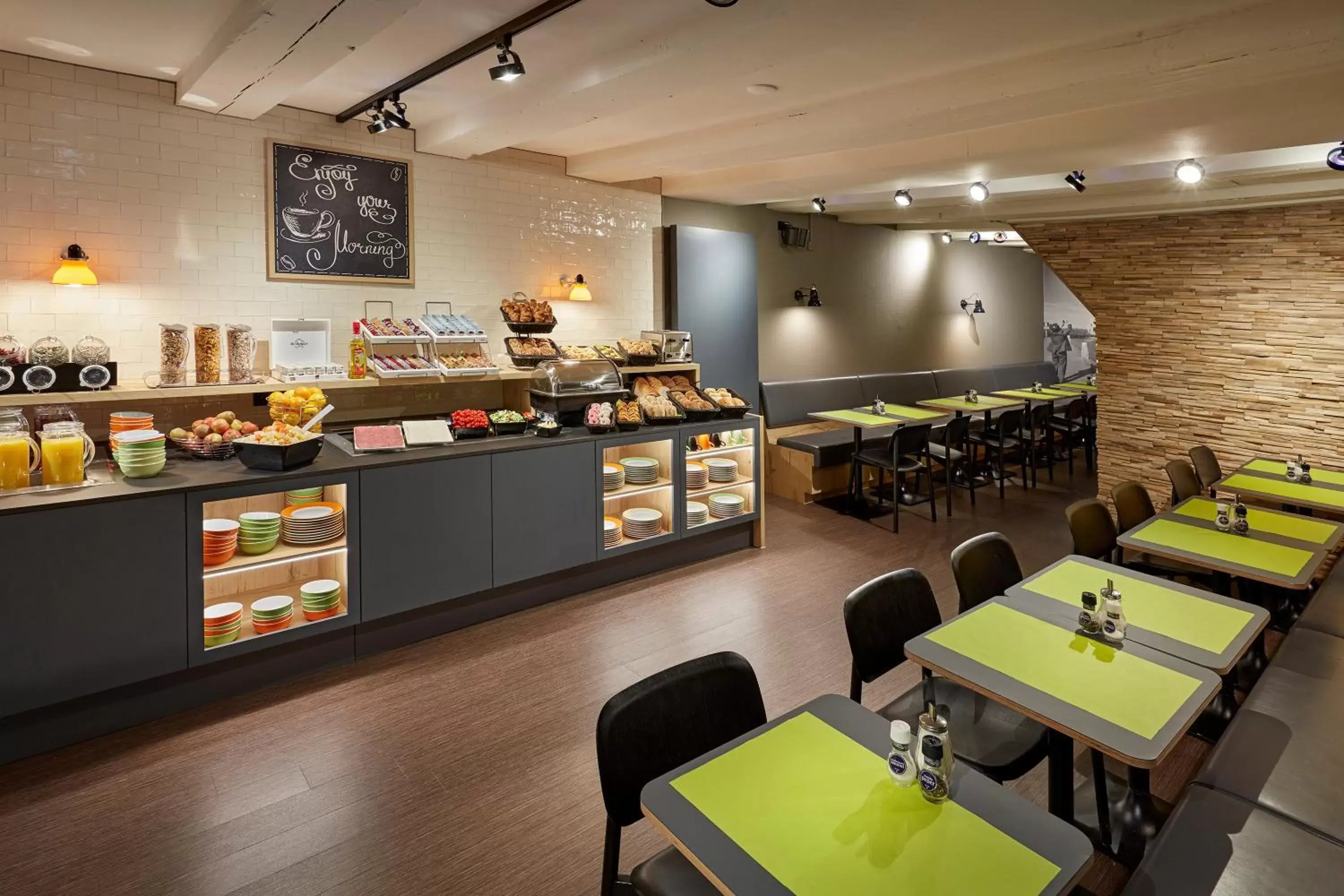 Family Room in Nova Hotel Family Room in Nova Hotel