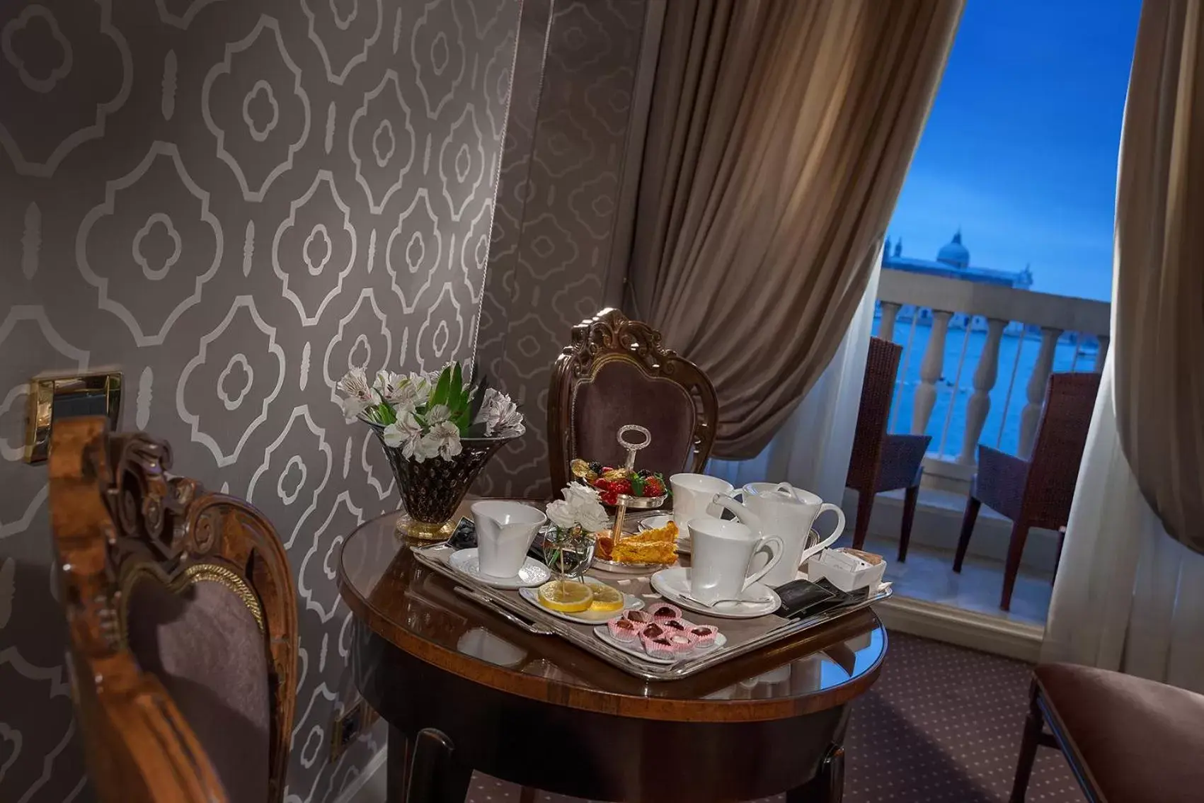 Junior Suite with Lagoon View and Terrace in Londra Palace Venezia Junior Suite with Lagoon View and Terrace in Londra Palace Venezia