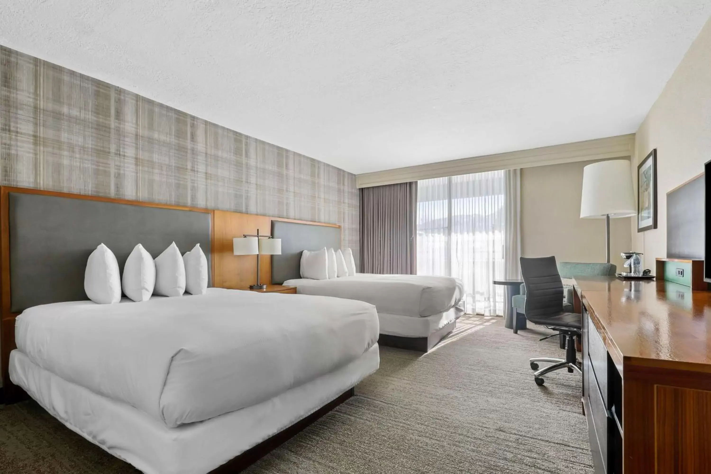 Queen Room with Two Queen Beds in DoubleTree by Hilton Hotel Park City - The Yarrow Queen Room with Two Queen Beds in DoubleTree by Hilton Hotel Park City - The Yarrow