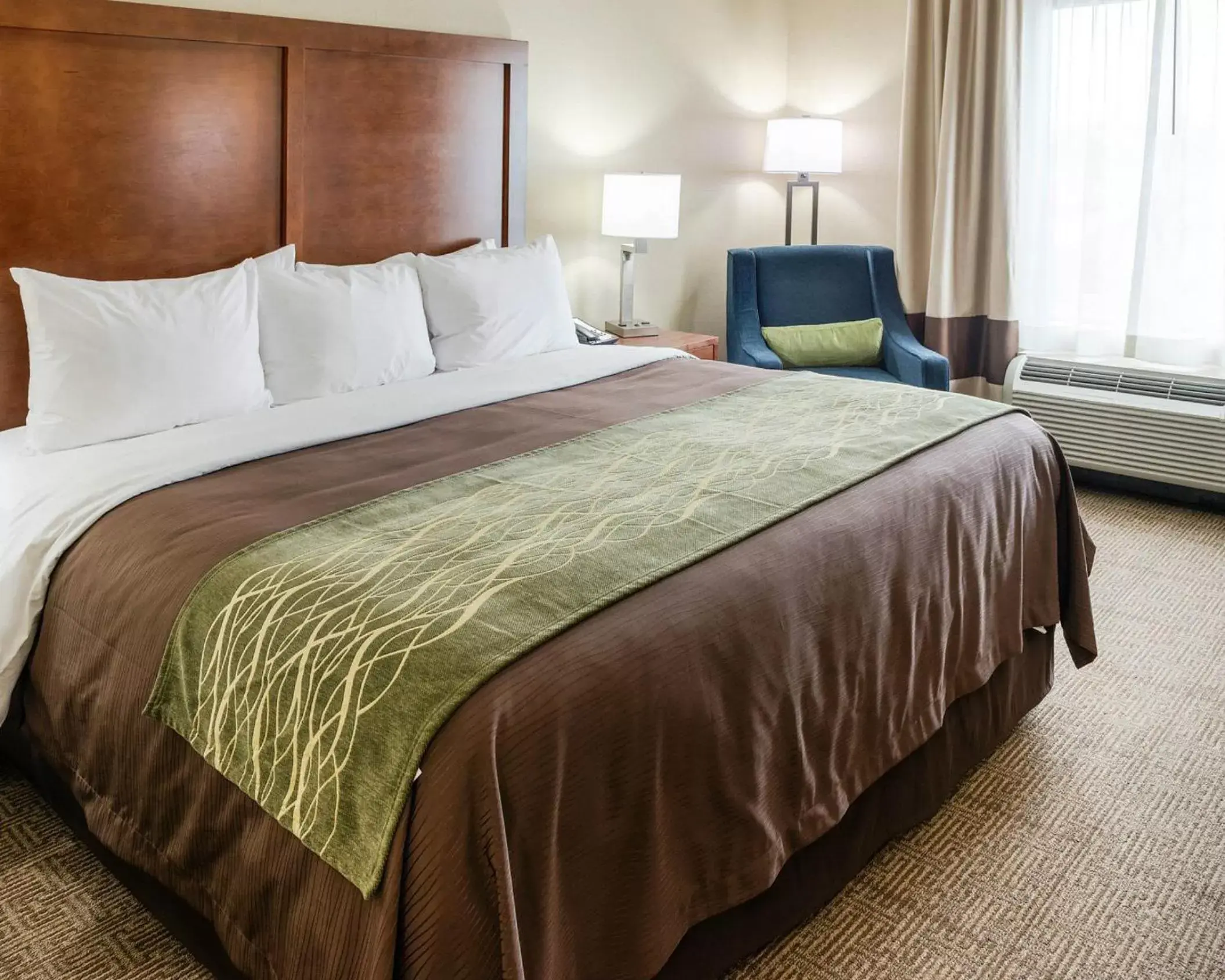 King Room with Roll-In Shower - Accessible/Non-Smoking in Comfort Inn & Suites West - Medical Center King Room with Roll-In Shower - Accessible/Non-Smoking in Comfort Inn & Suites West - Medical Center