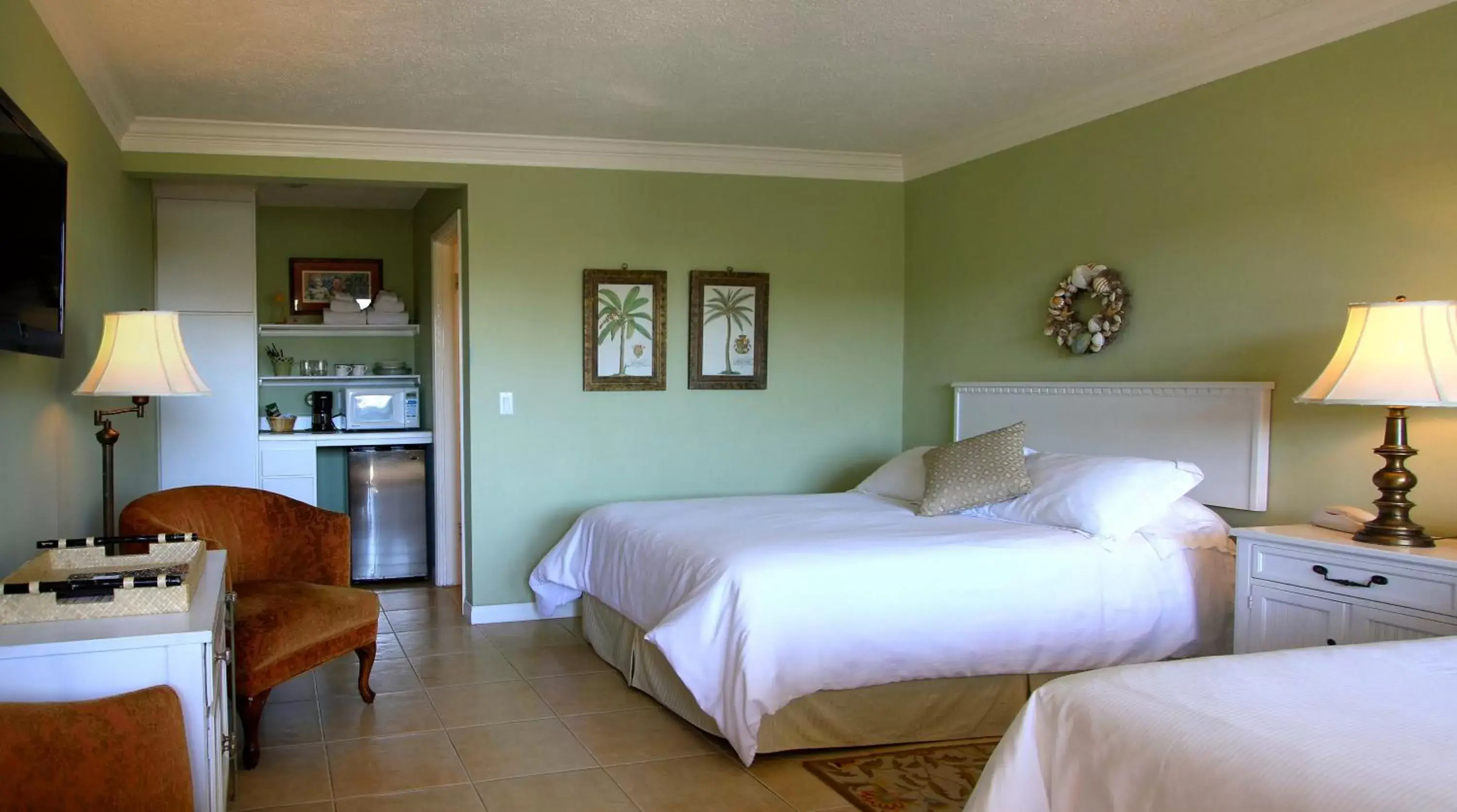 Double Room with Two Double Beds in The Tides Laguna Beach Double Room with Two Double Beds in The Tides Laguna Beach