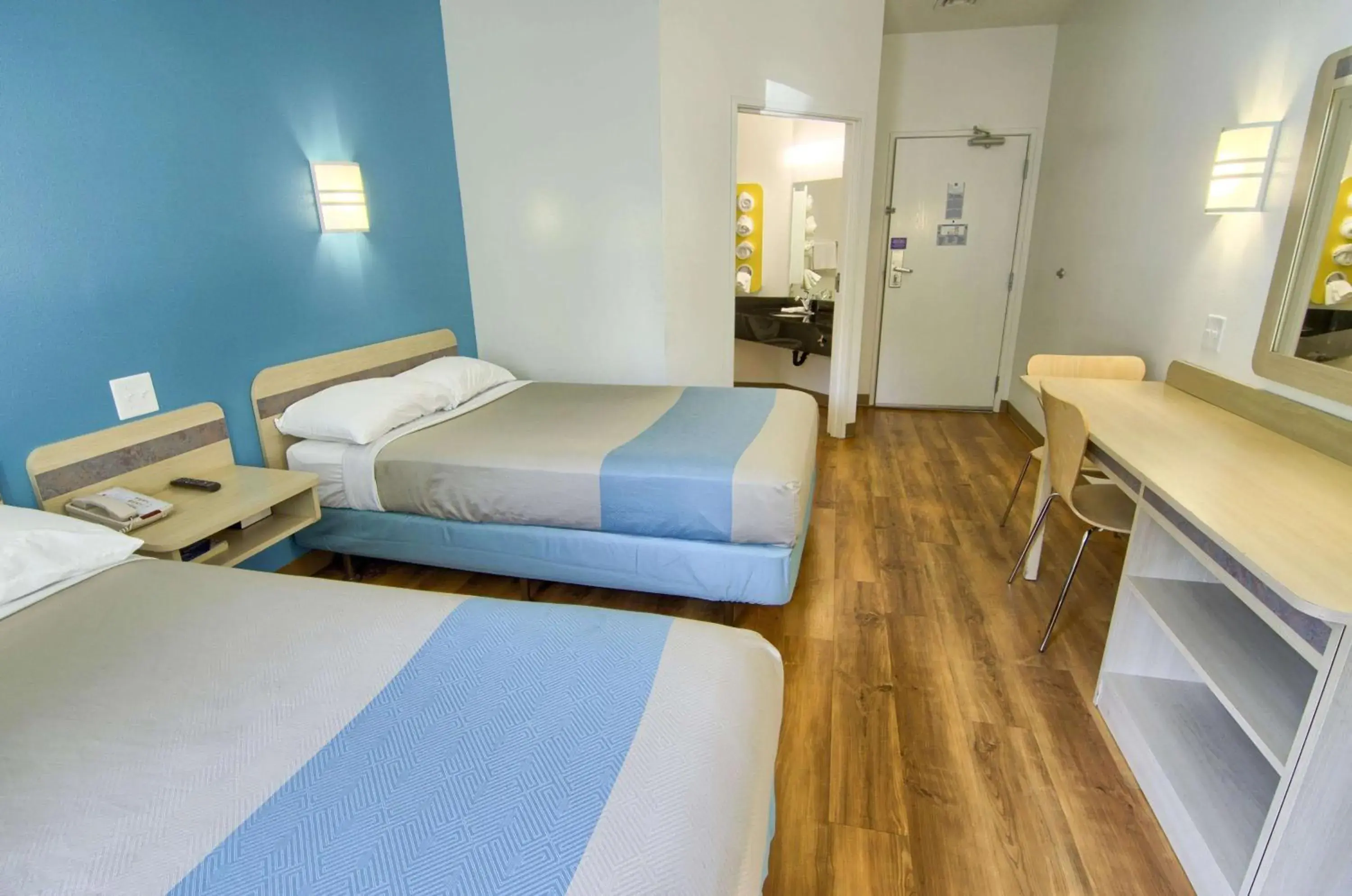 Deluxe Quadruple Room - Non-Smoking in Motel 6-Portsmouth, NH Deluxe Quadruple Room - Non-Smoking in Motel 6-Portsmouth, NH