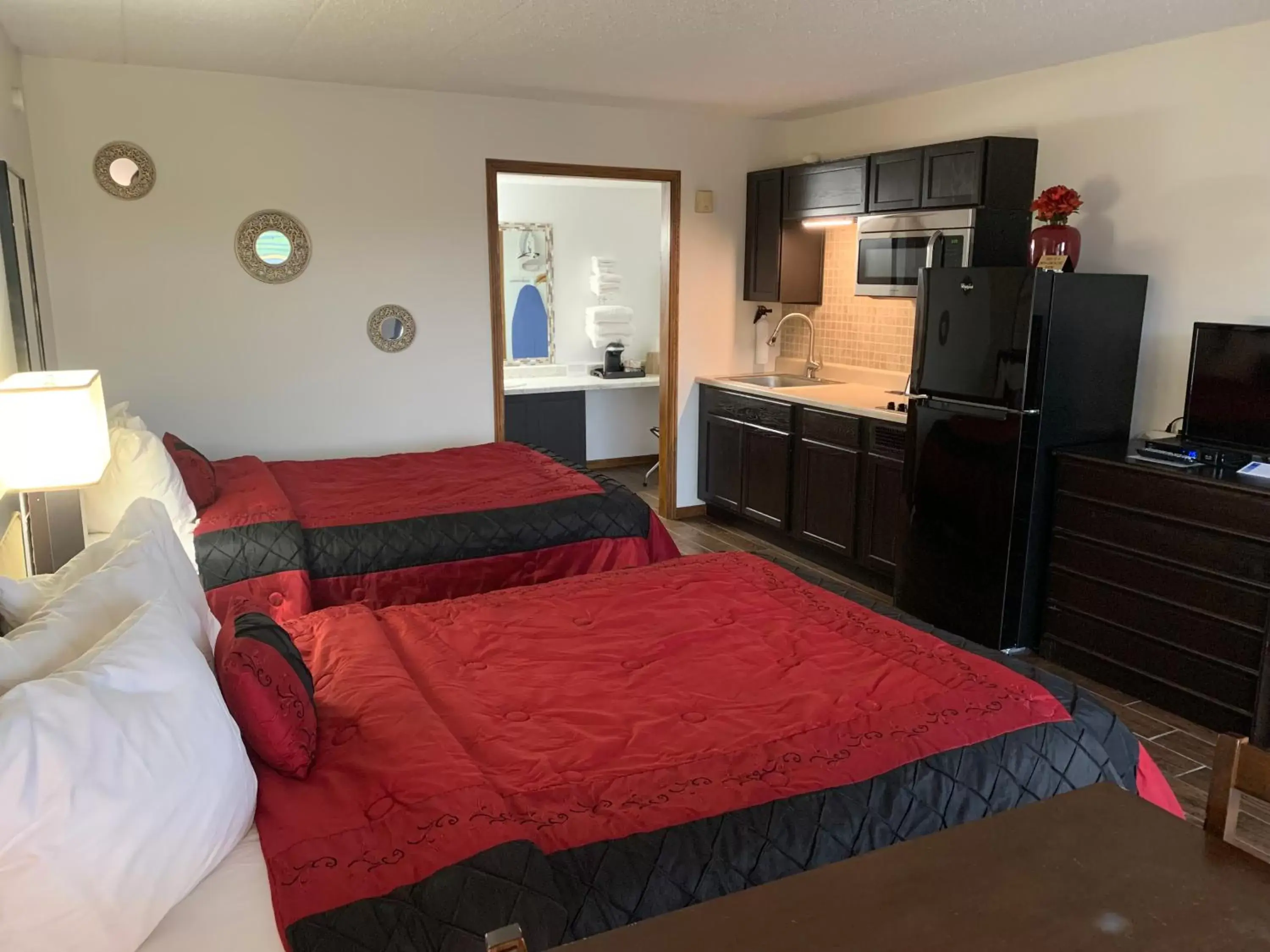 Deluxe Double Studio in Geneva Wells Inn Deluxe Double Studio in Geneva Wells Inn