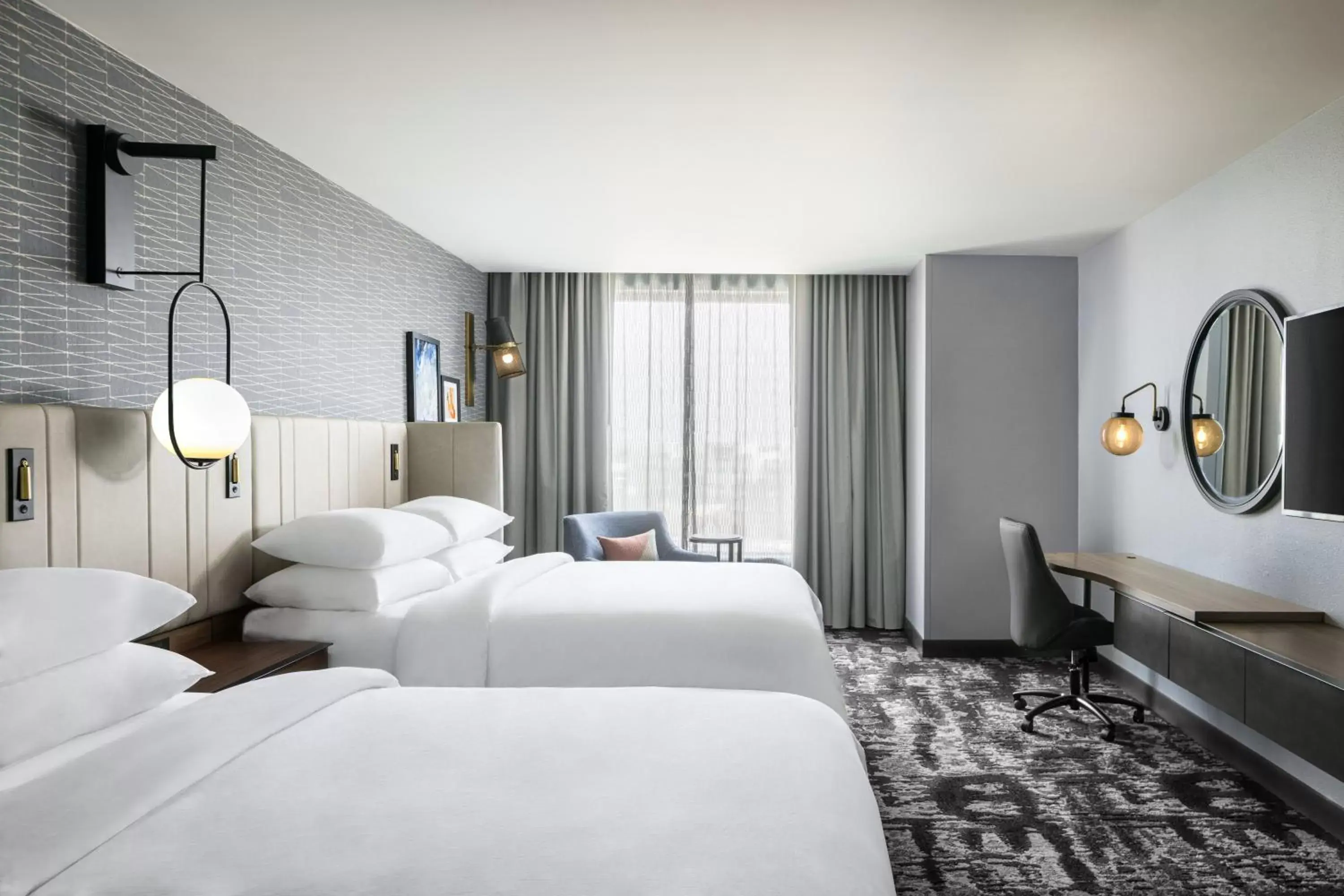 Queen Room with Two Queen Beds and Communications Accessible Tub in Crowne Plaza - Kearney, an IHG Hotel Queen Room with Two Queen Beds and Communications Accessible Tub in Crowne Plaza - Kearney, an IHG Hotel