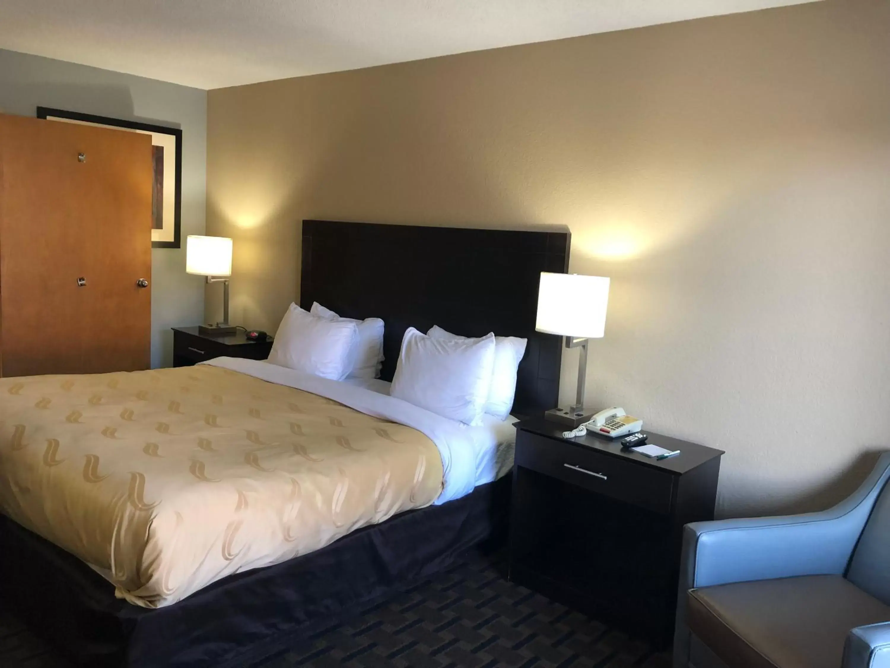 King Room - Accessible/Non-Smoking in Quality Inn Clinton - Laurens I-26 King Room - Accessible/Non-Smoking in Quality Inn Clinton - Laurens I-26