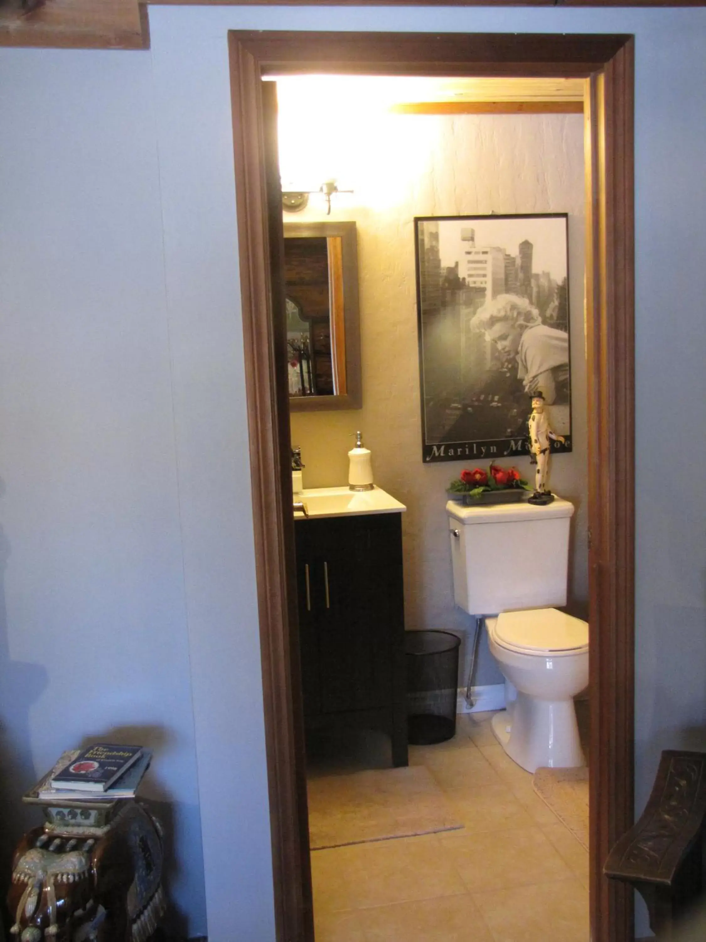 King Suite in Shambhala Bed and Breakfast King Suite in Shambhala Bed and Breakfast