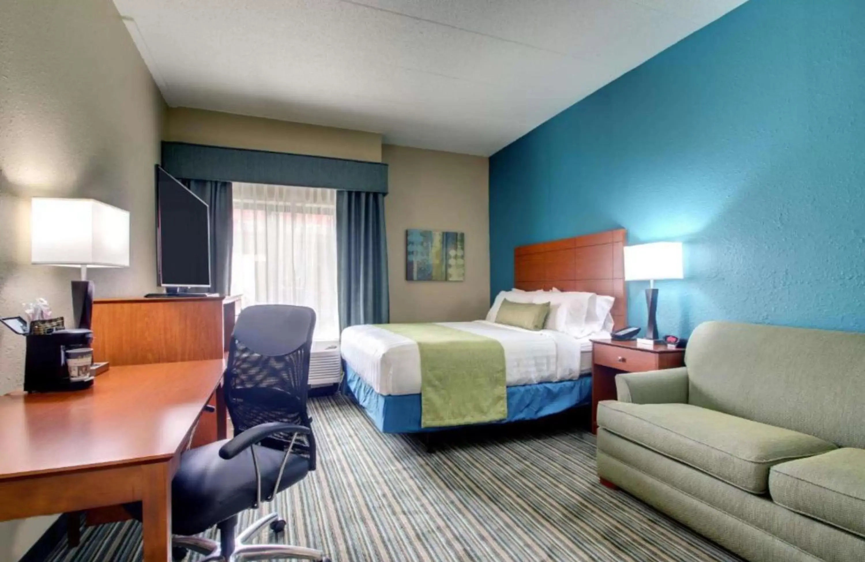 Queen Room - Disability Access in Best Western Eagles Inn Queen Room - Disability Access in Best Western Eagles Inn