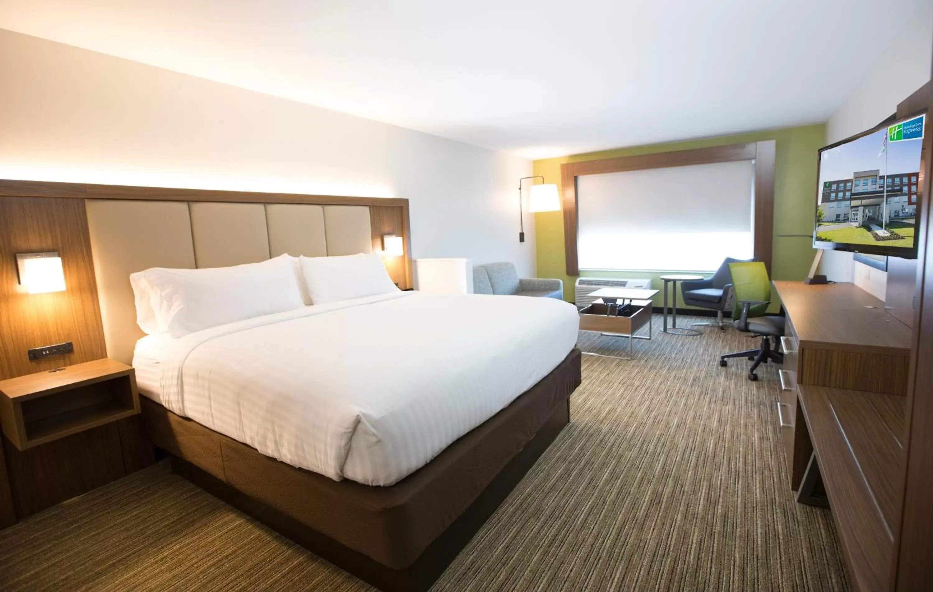 King Suite - Non-Smoking in Holiday Inn Express & Suites Nashville North - Springfield, an IHG Hotel King Suite - Non-Smoking in Holiday Inn Express & Suites Nashville North - Springfield, an IHG Hotel