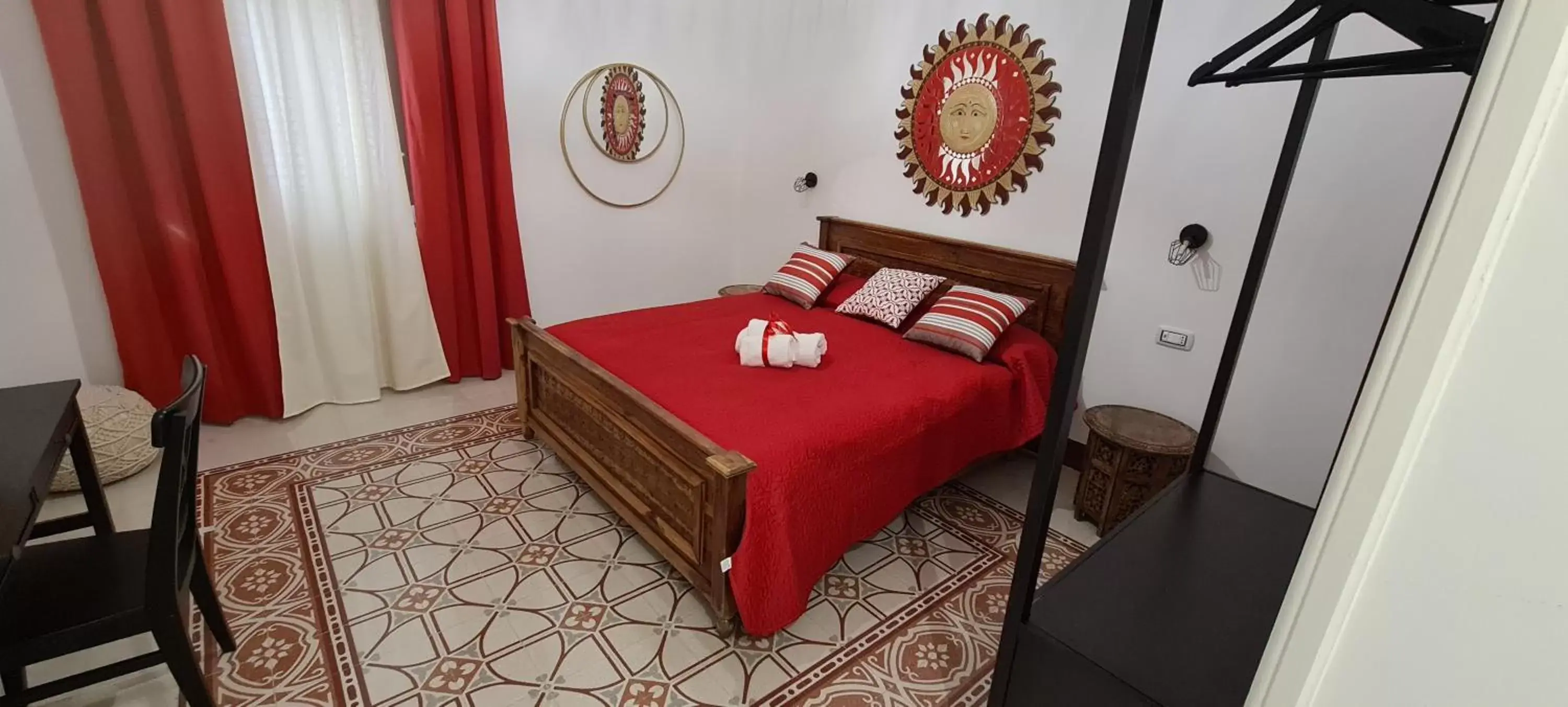 Double Room with Private Bathroom in Ballarò Guest House Double Room with Private Bathroom in Ballarò Guest House