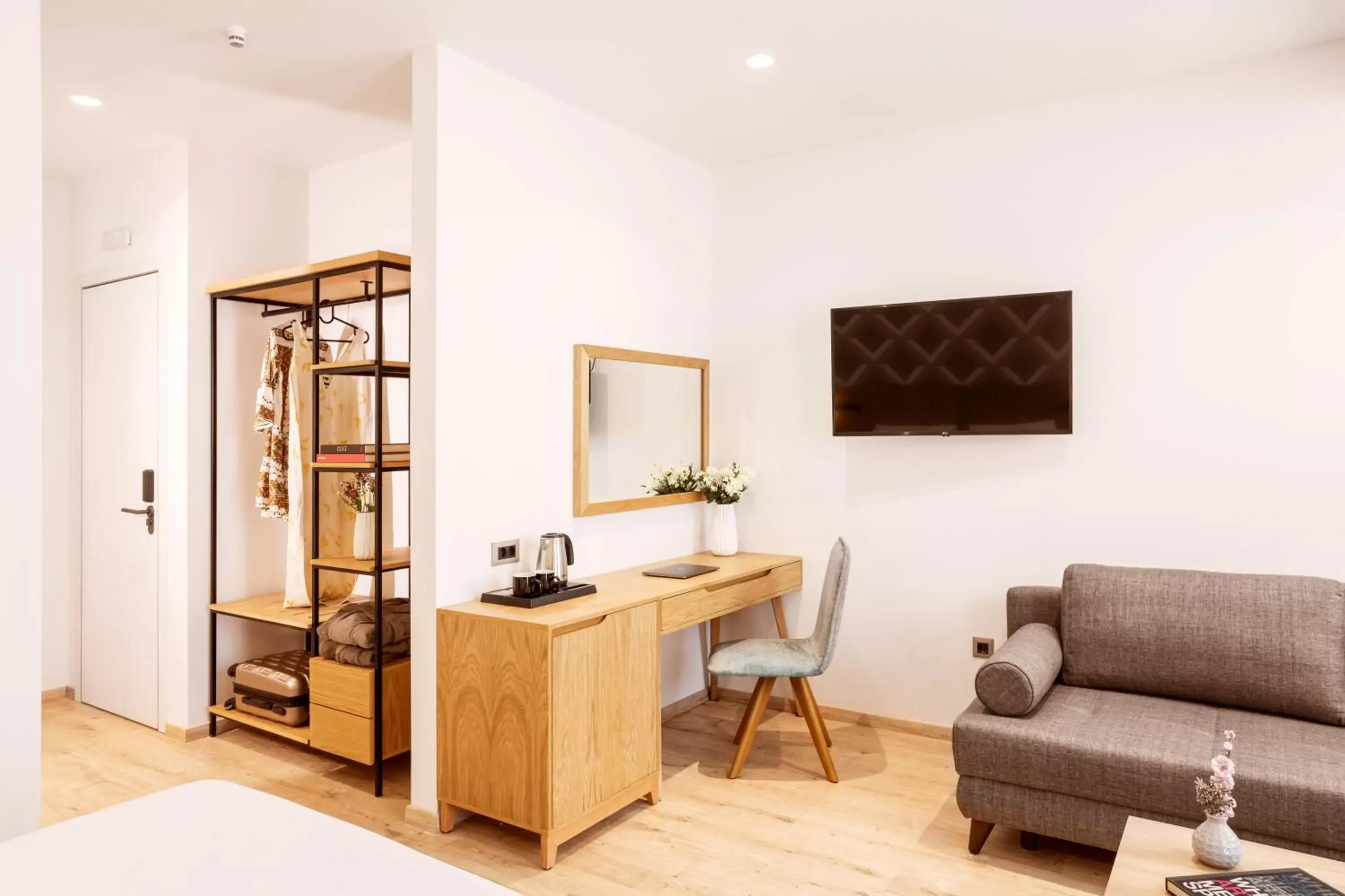 Superior Double or Twin Room with Balcony in DAYS City Suites Athens Superior Double or Twin Room with Balcony in DAYS City Suites Athens