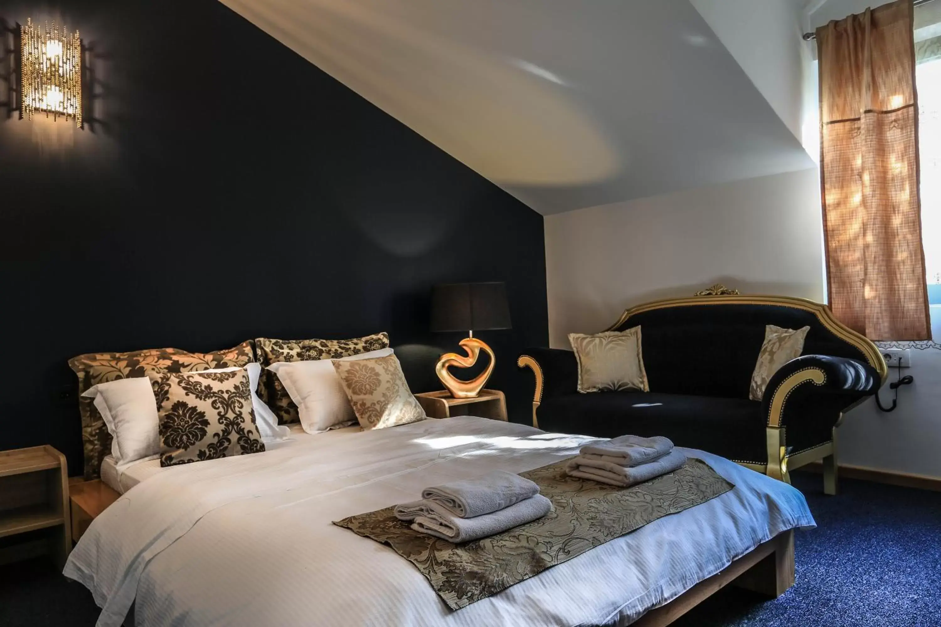 GARNI HOTEL ATRIUM GARNI HOTEL ATRIUM