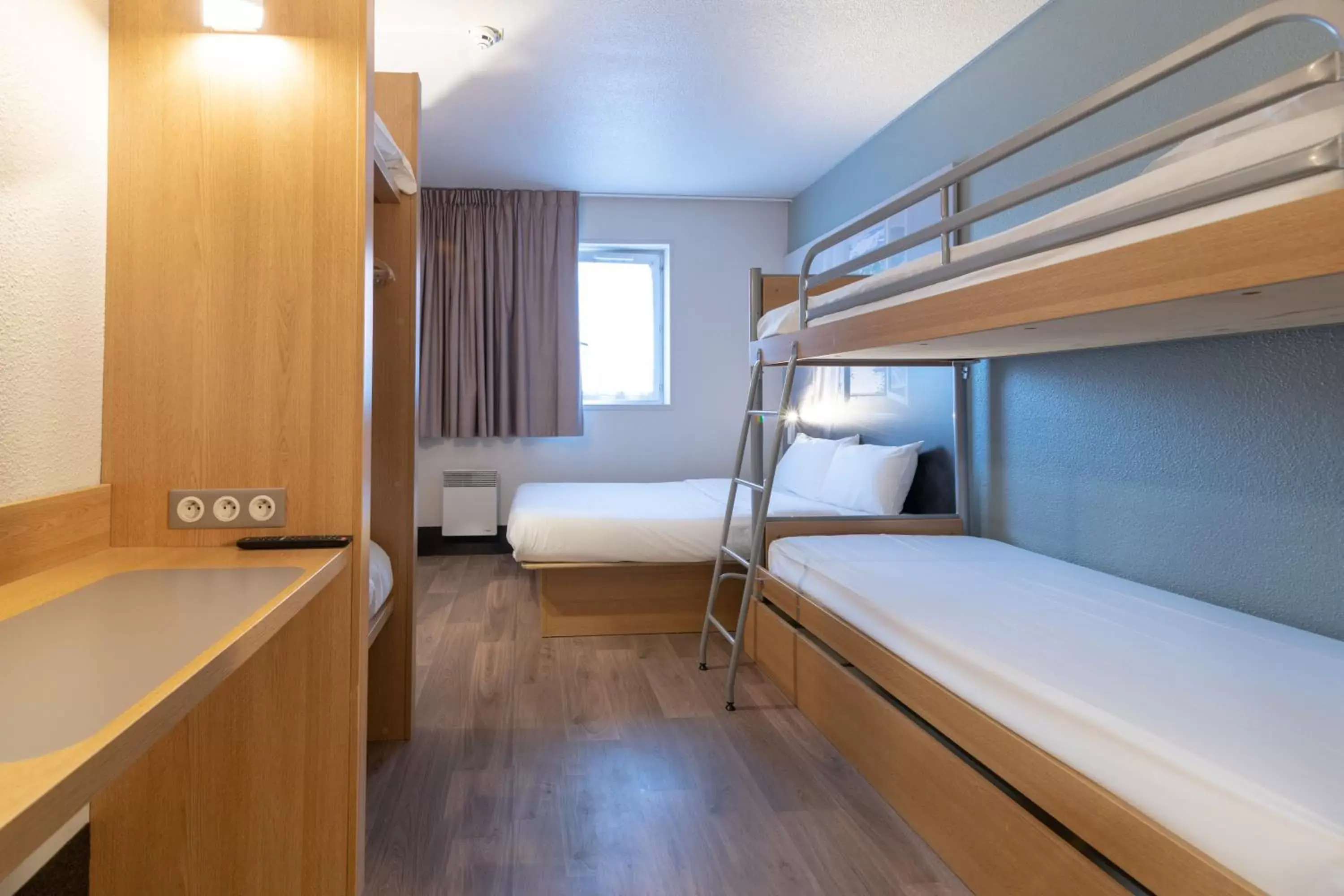 Quadruple Room in B&B HOTEL Avignon 2 Quadruple Room in B&B HOTEL Avignon 2