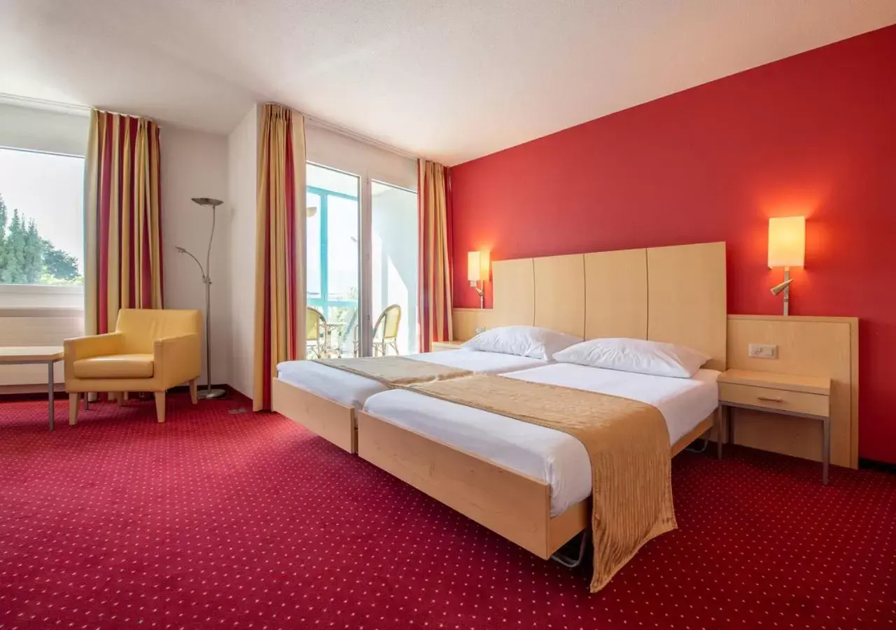 Superior Twin Room - single occupancy in Grand Hotel et Centre Thermal d'Yverdon-les-Bains Superior Twin Room - single occupancy in Grand Hotel et Centre Thermal d'Yverdon-les-Bains