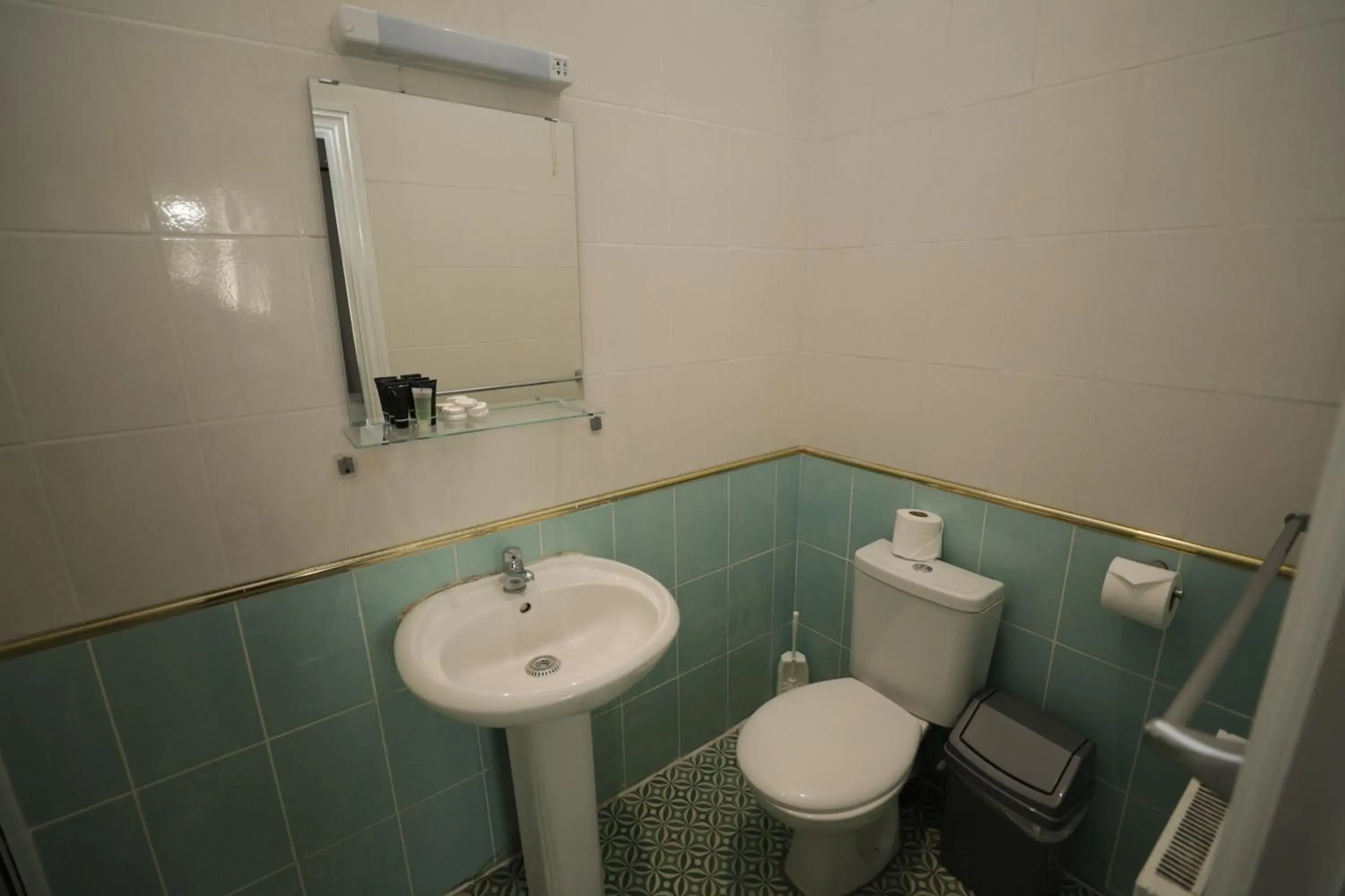 Comfort Double Room in Golders Park Hotel Comfort Double Room in Golders Park Hotel