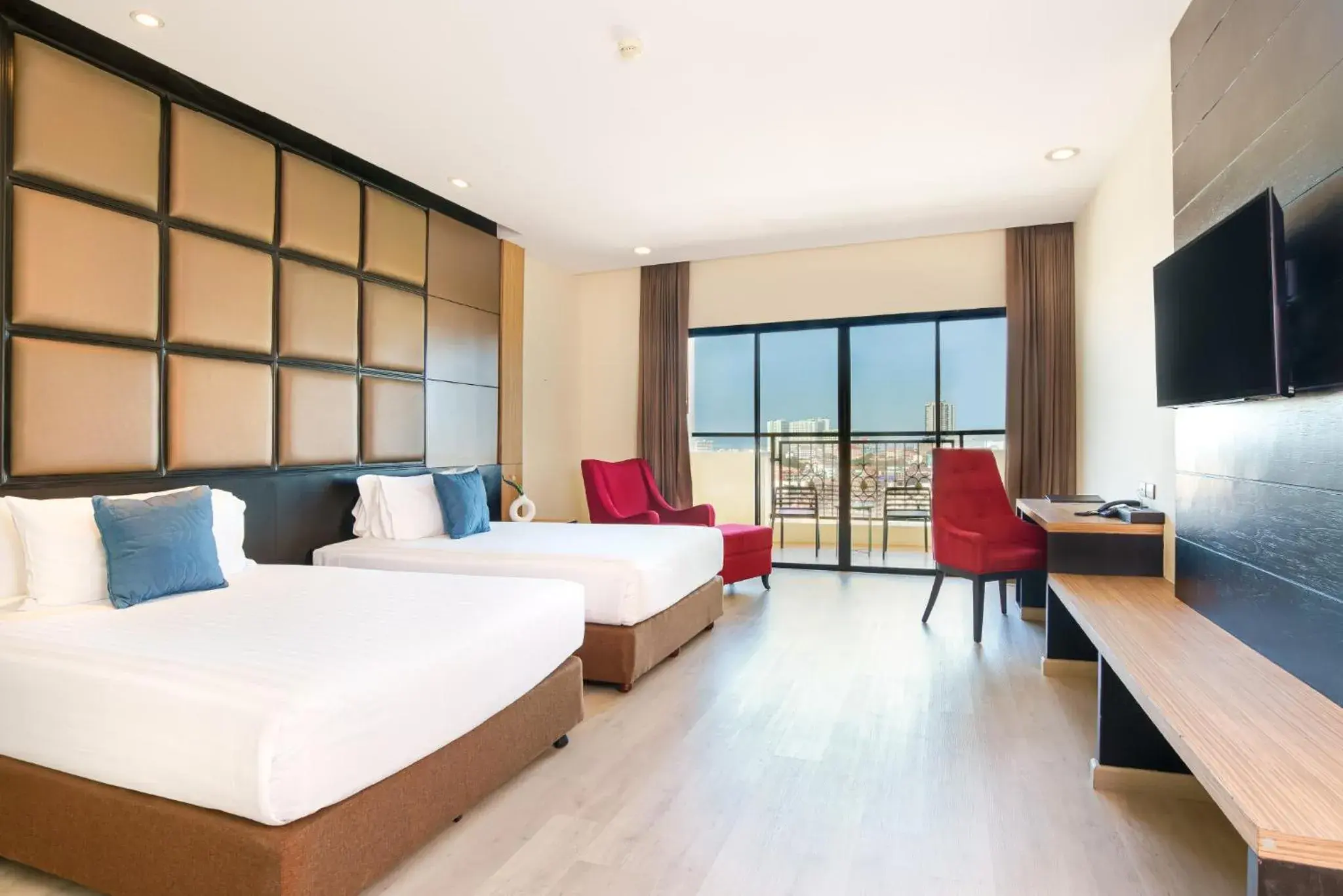Superior Double or Twin Room with bathtub in Grand Palazzo Hotel - SHA Extra Plus Superior Double or Twin Room with bathtub in Grand Palazzo Hotel - SHA Extra Plus