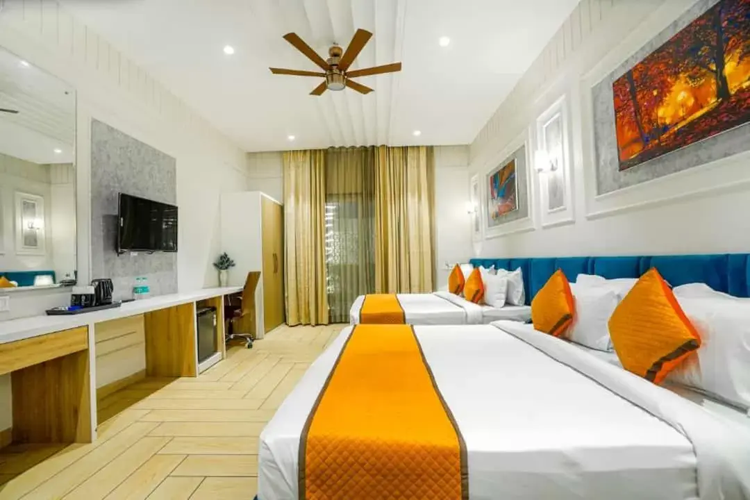 Family Room in Greenwood Villa By Levelup Family Room in Greenwood Villa By Levelup