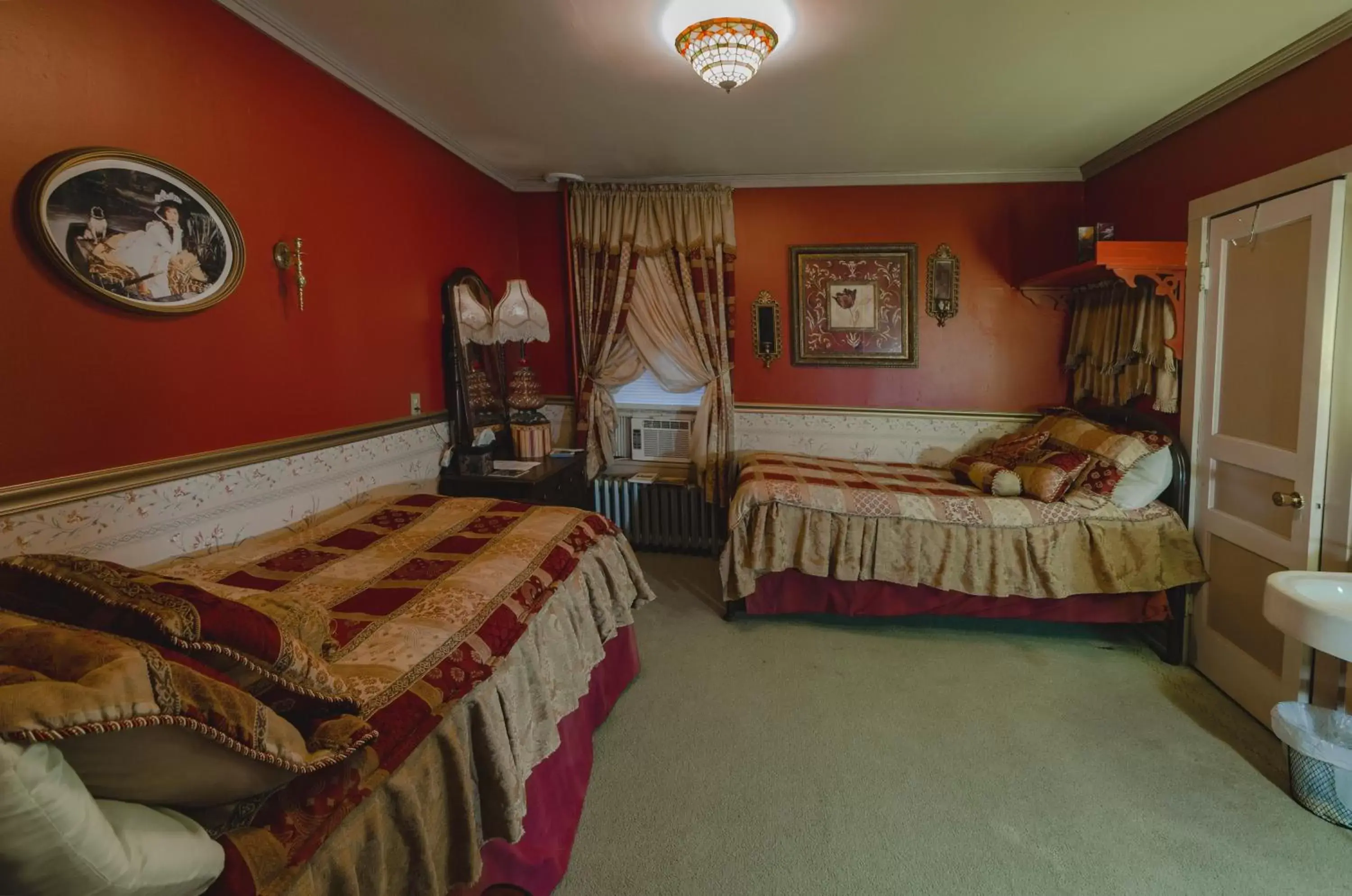 Deluxe Twin Room in Armour's Hotel & Spa Deluxe Twin Room in Armour's Hotel & Spa