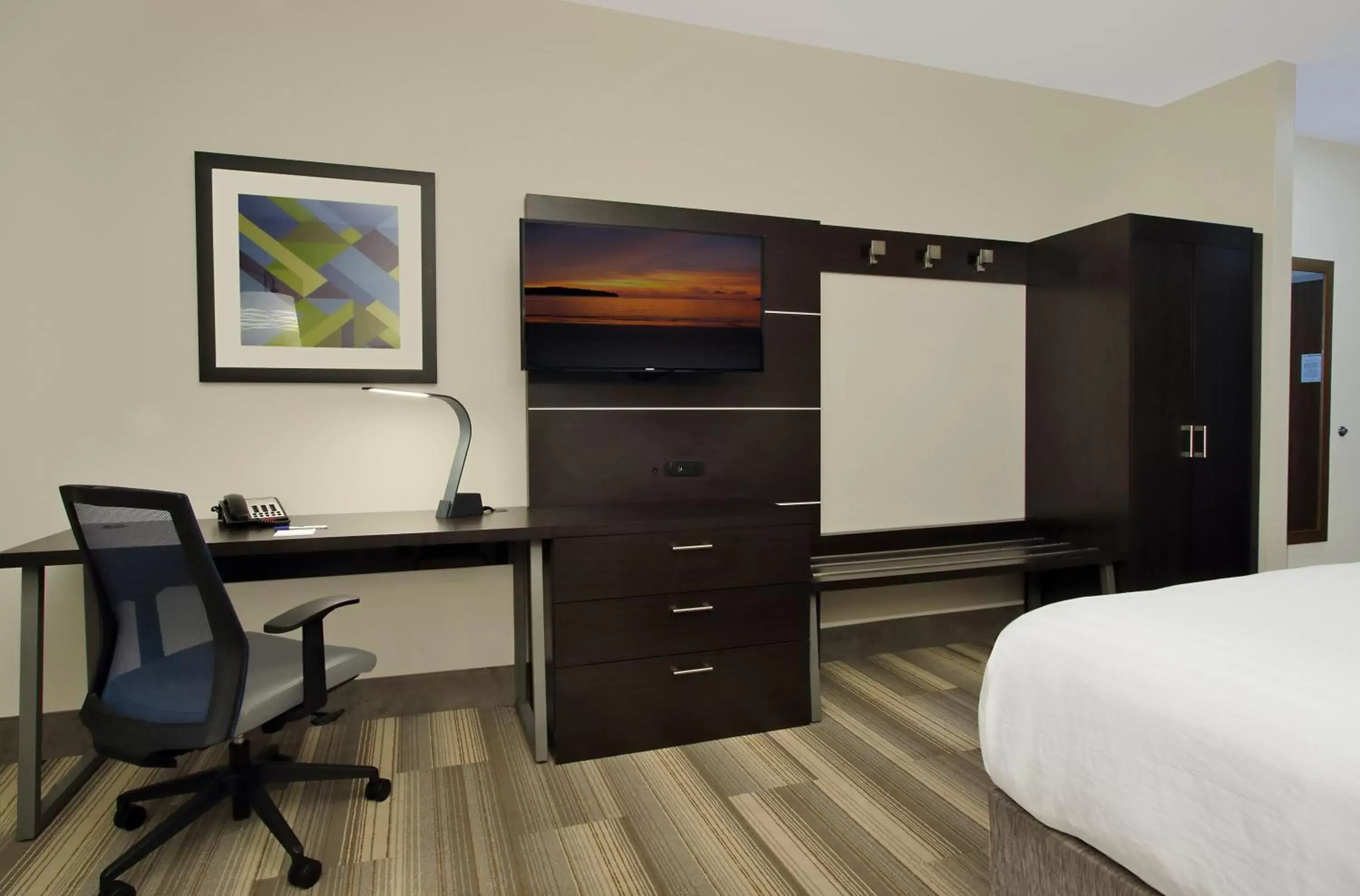 Standard King Room in Holiday Inn Express & Suites - Brookshire - Katy Freeway by IHG Standard King Room in Holiday Inn Express & Suites - Brookshire - Katy Freeway by IHG
