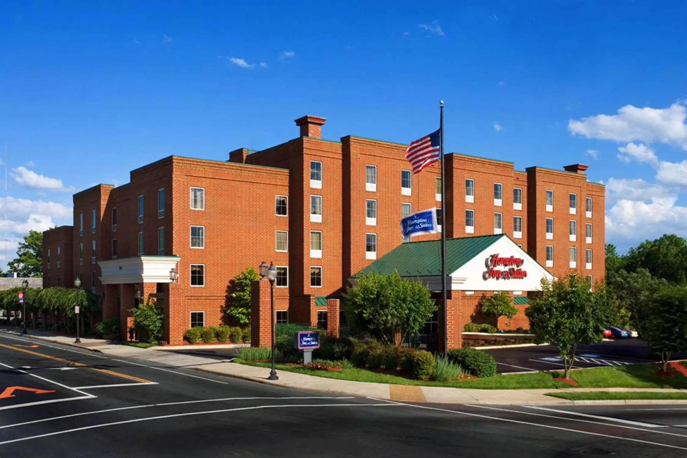 Hampton Inn & Suites Charlottesville at the University Hampton Inn & Suites Charlottesville at the University