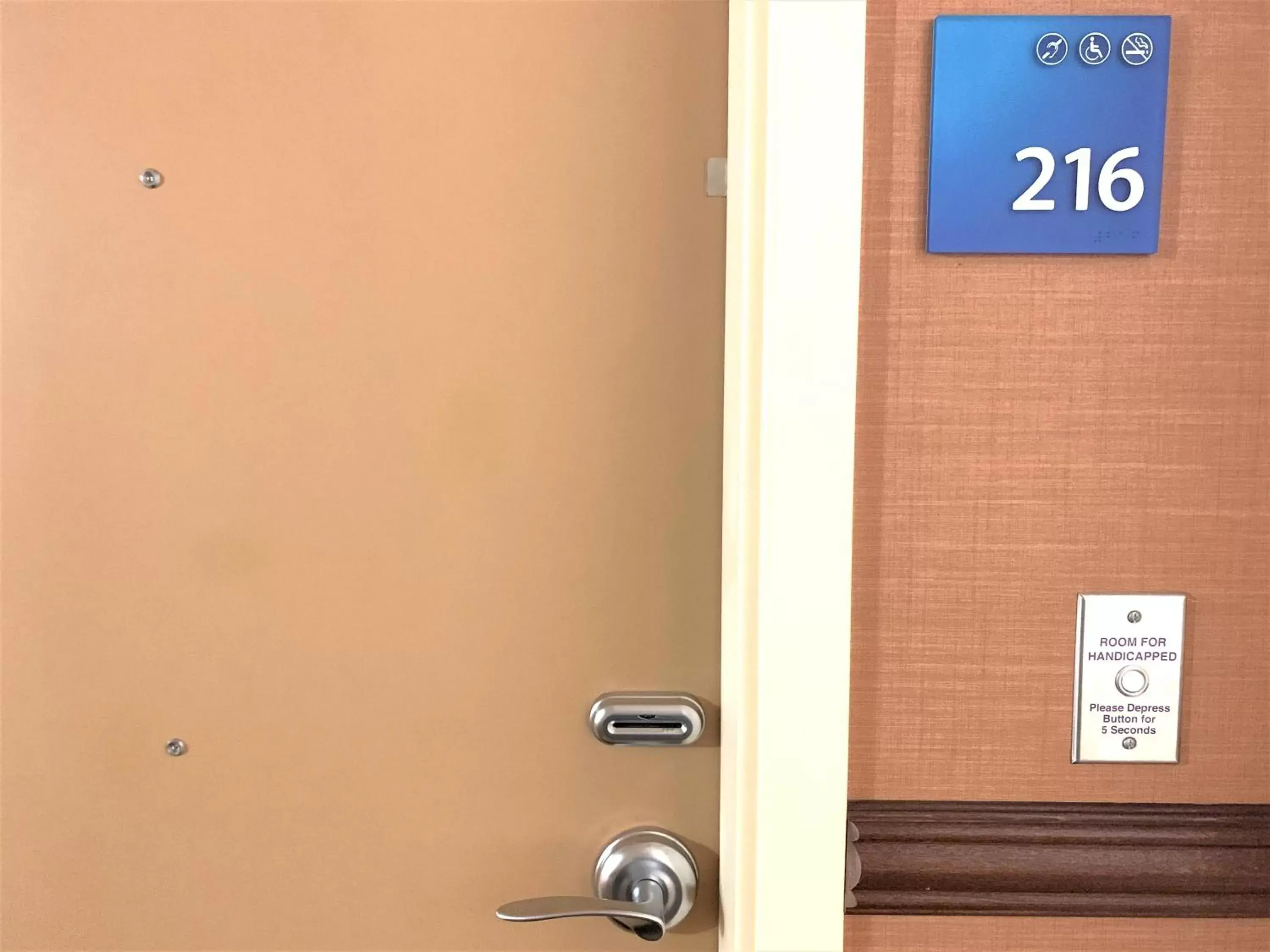 King Suite with Hearing Accessible Tub - Non-Smoking in Holiday Inn Express Fresno Northwest - Herndon by IHG King Suite with Hearing Accessible Tub - Non-Smoking in Holiday Inn Express Fresno Northwest - Herndon by IHG