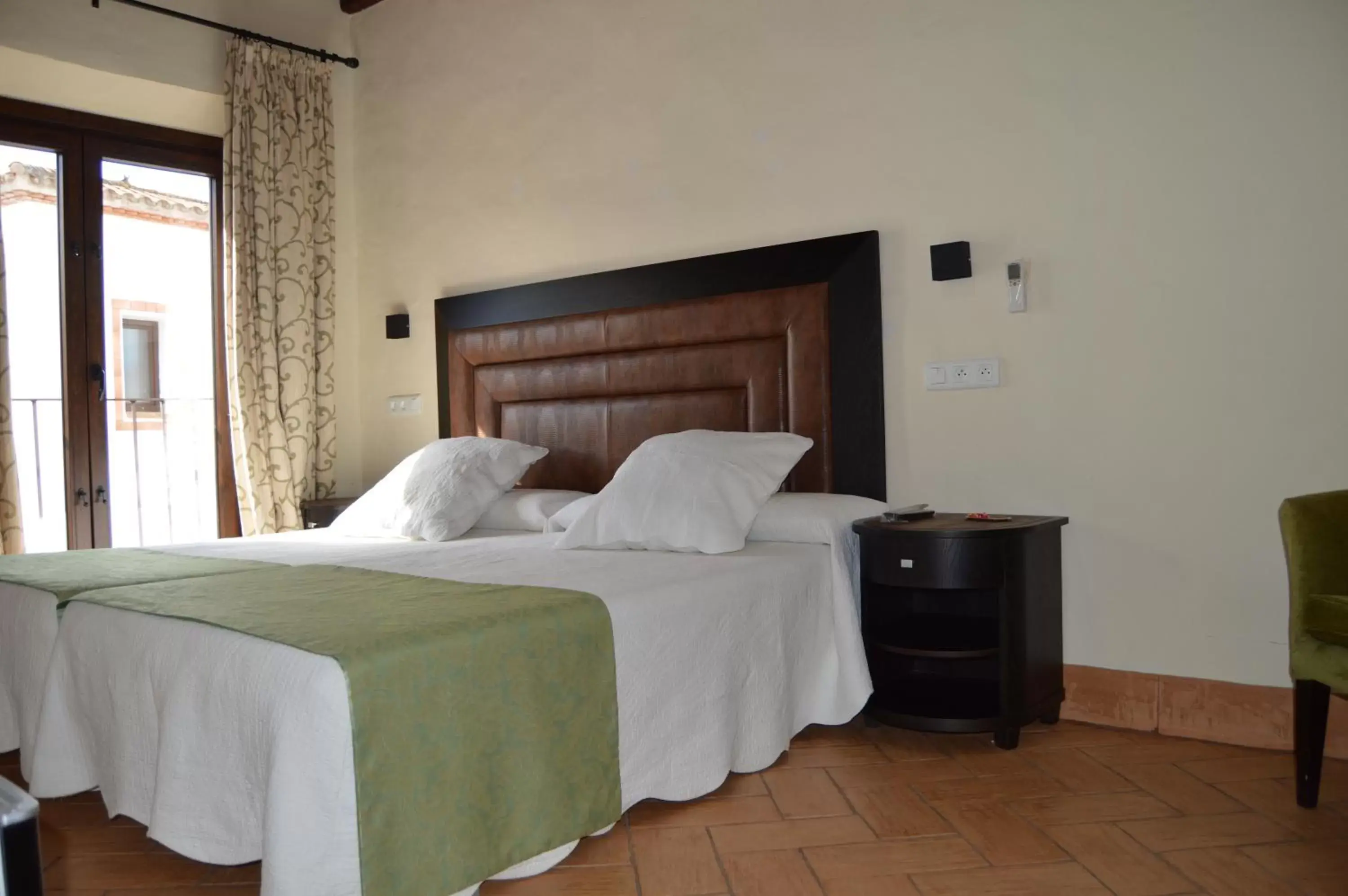 Double or Twin Room in Apartamentos Turísticos - Hostal Los Alisos Double or Twin Room in Apartamentos Turísticos - Hostal Los Alisos