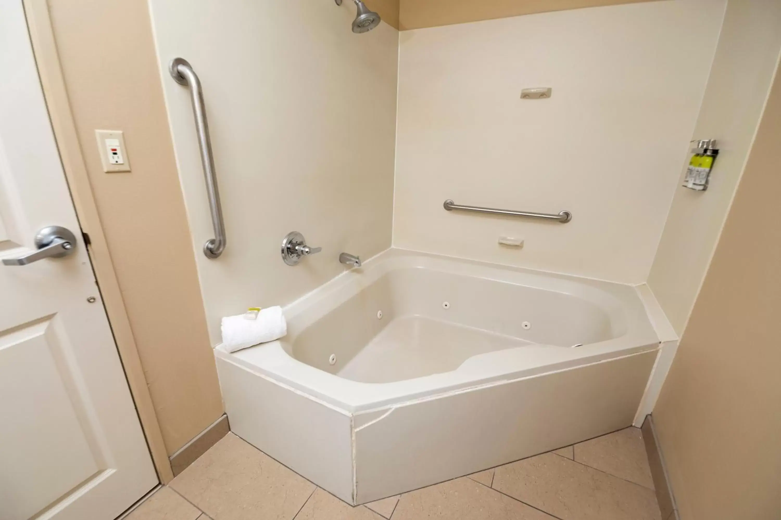 King Room with Spa Bath in Holiday Inn Express Bloomington West, an IHG Hotel King Room with Spa Bath in Holiday Inn Express Bloomington West, an IHG Hotel