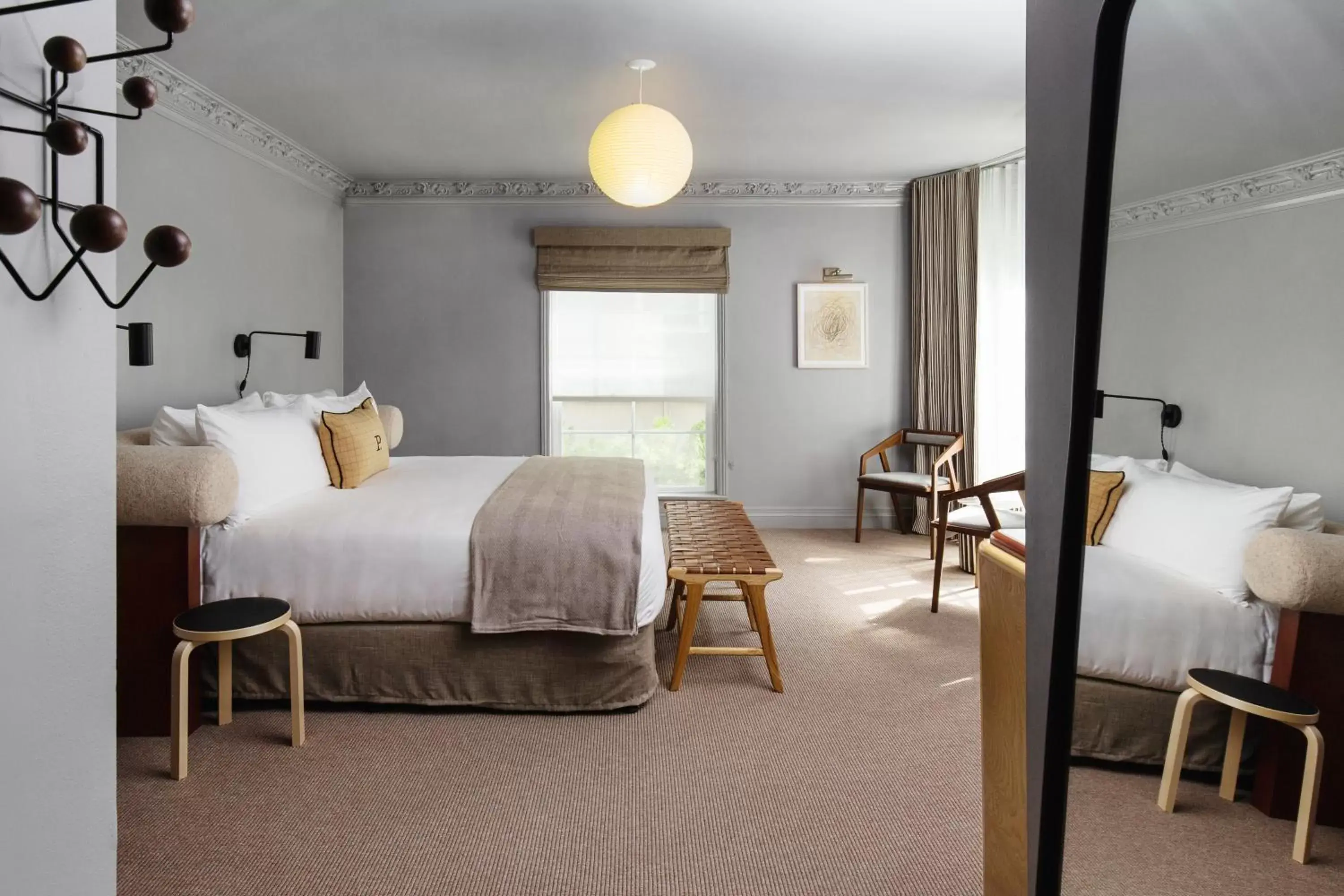 Deluxe King Room in Palihotel Westwood Village - West Beverly Hills Deluxe King Room in Palihotel Westwood Village - West Beverly Hills