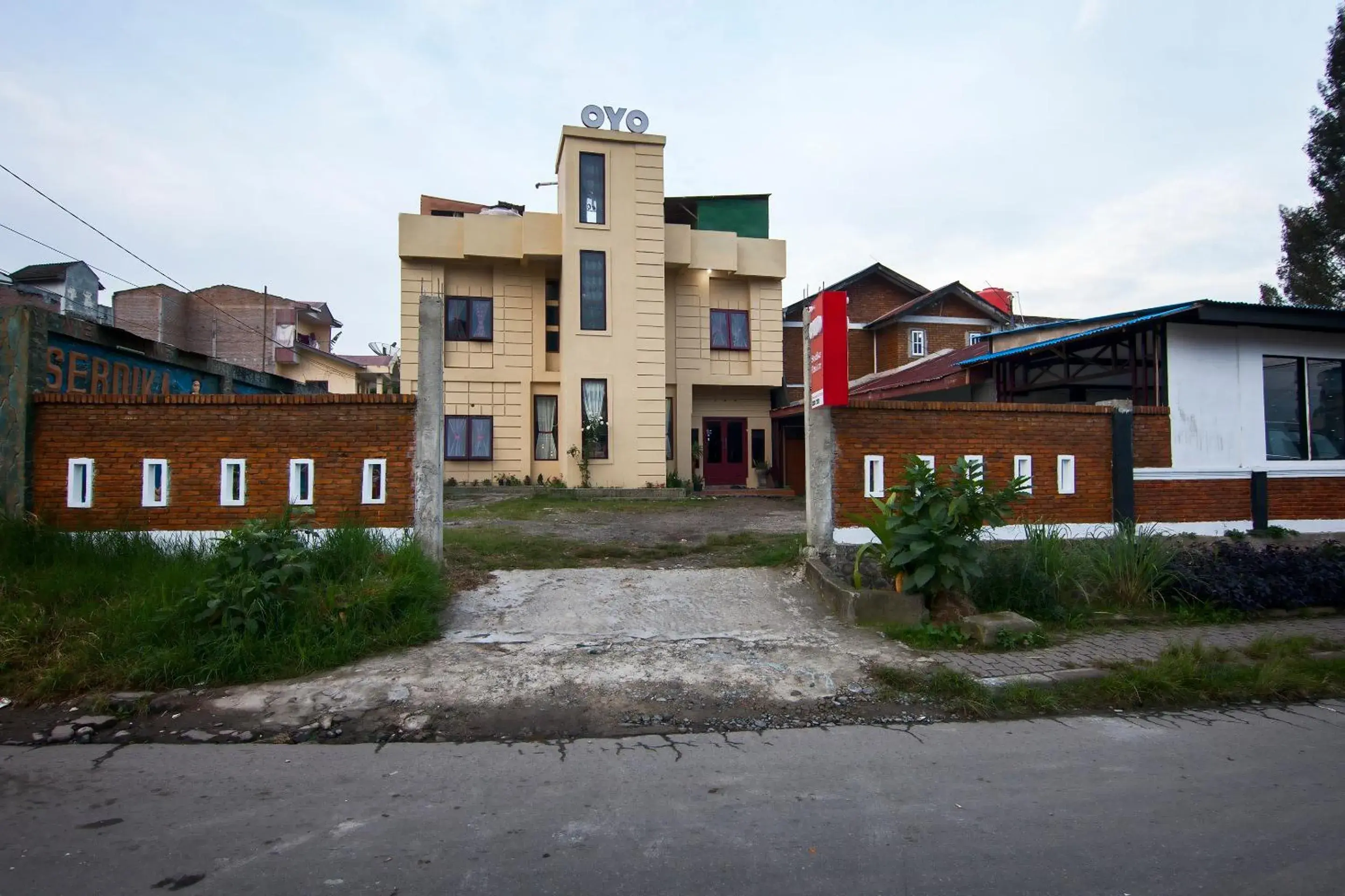 RedDoorz at Serdika Pavilion Berastagi RedDoorz at Serdika Pavilion Berastagi