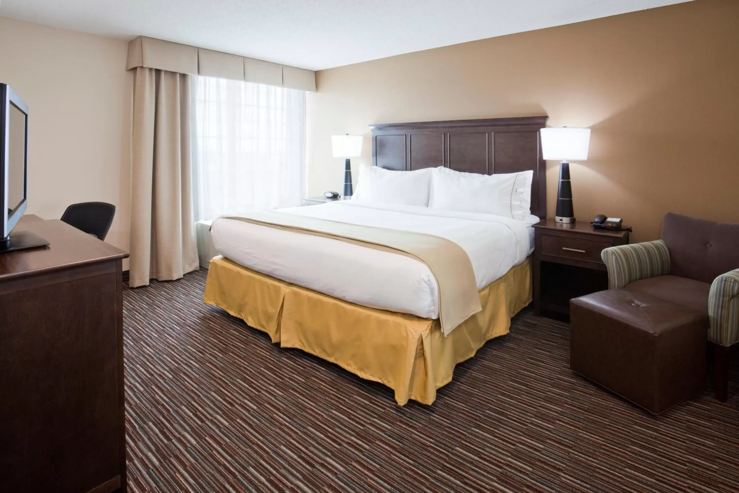 King Suite in Holiday Inn Express & Suites Willmar by IHG King Suite in Holiday Inn Express & Suites Willmar by IHG