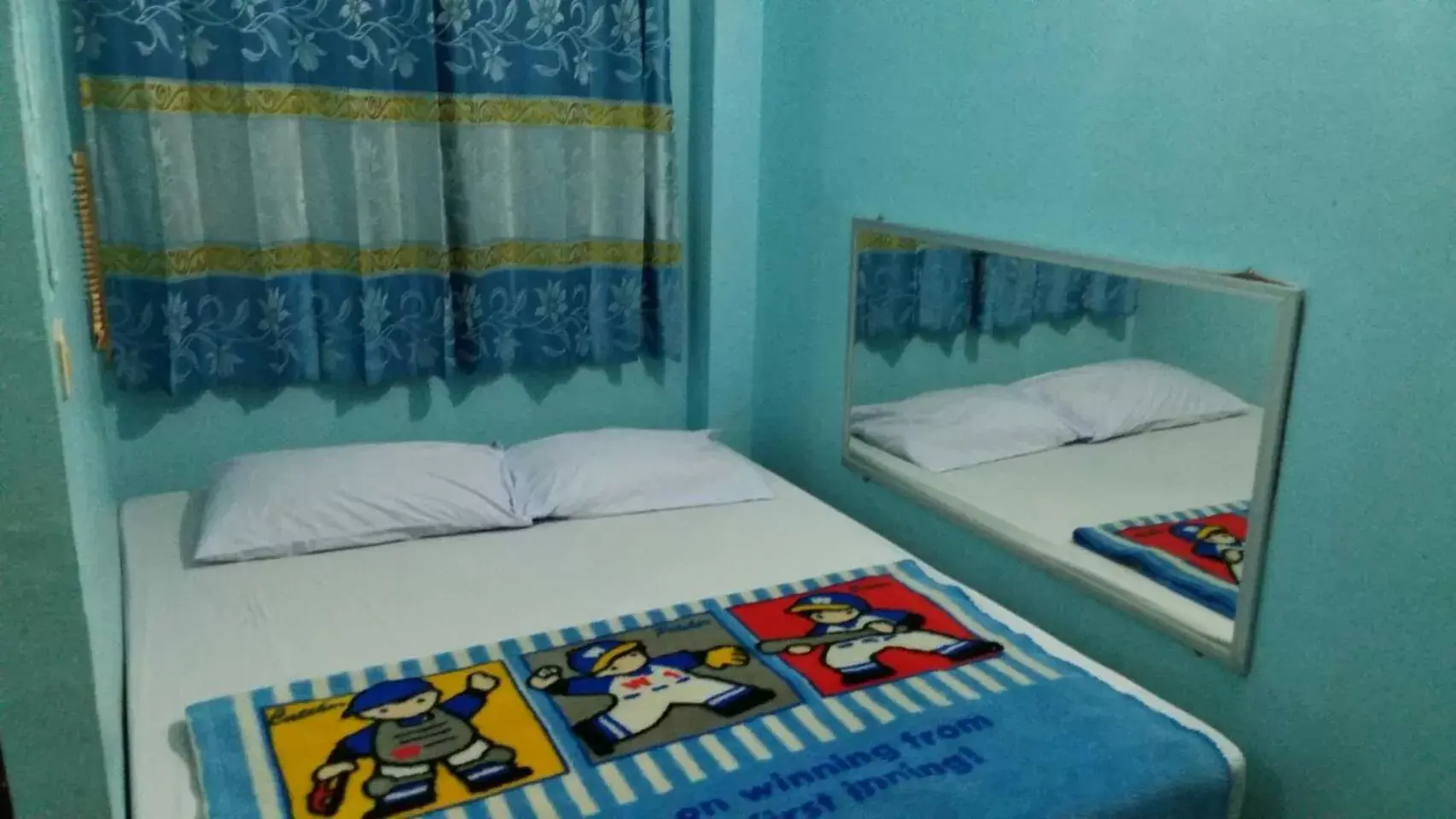 Small Double Room in Adchara Mansion Small Double Room in Adchara Mansion