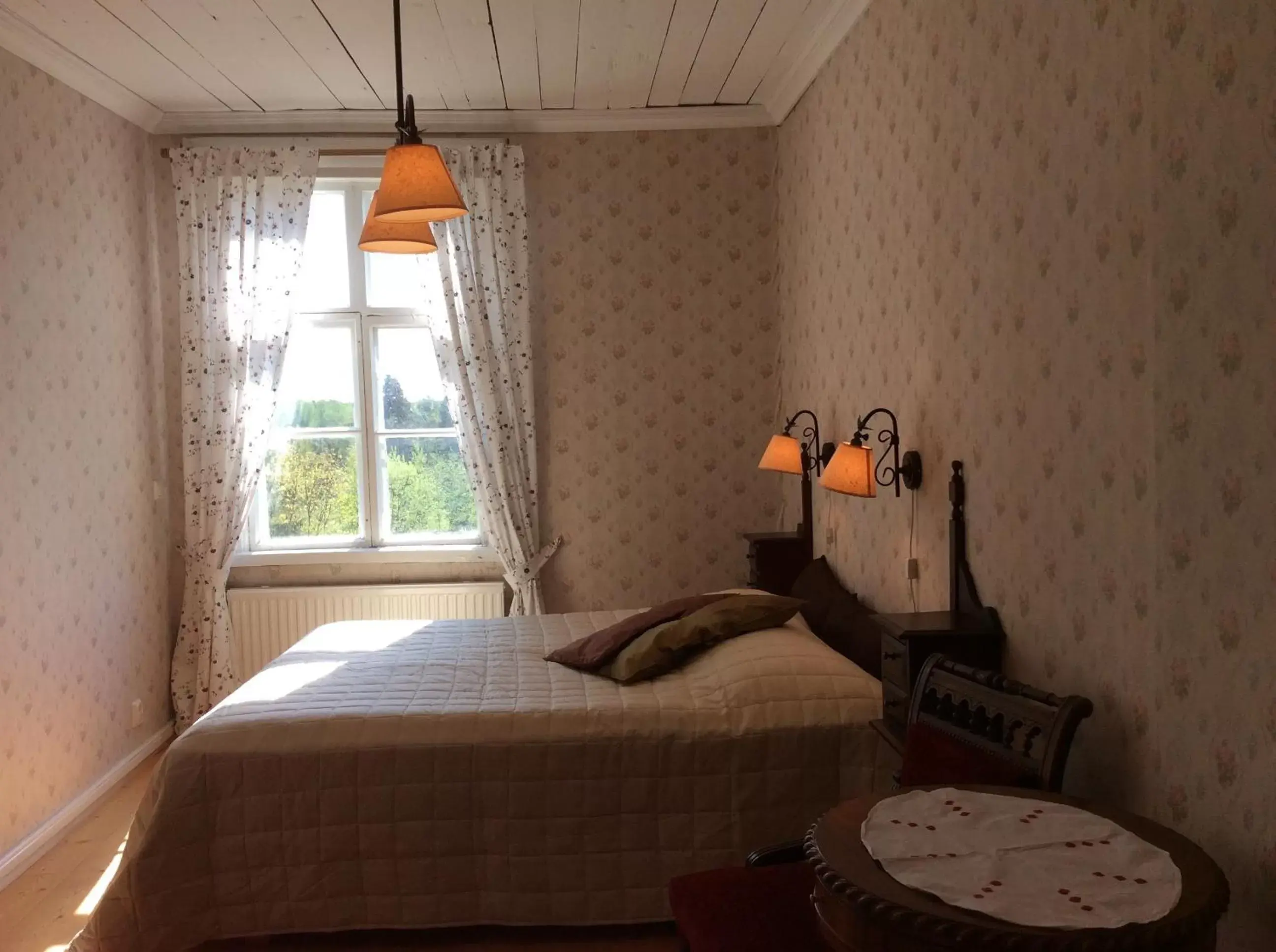 Double Room with Share Bathroom and Garden View - single occupancy in Tiittalan Kartano Double Room with Share Bathroom and Garden View - single occupancy in Tiittalan Kartano