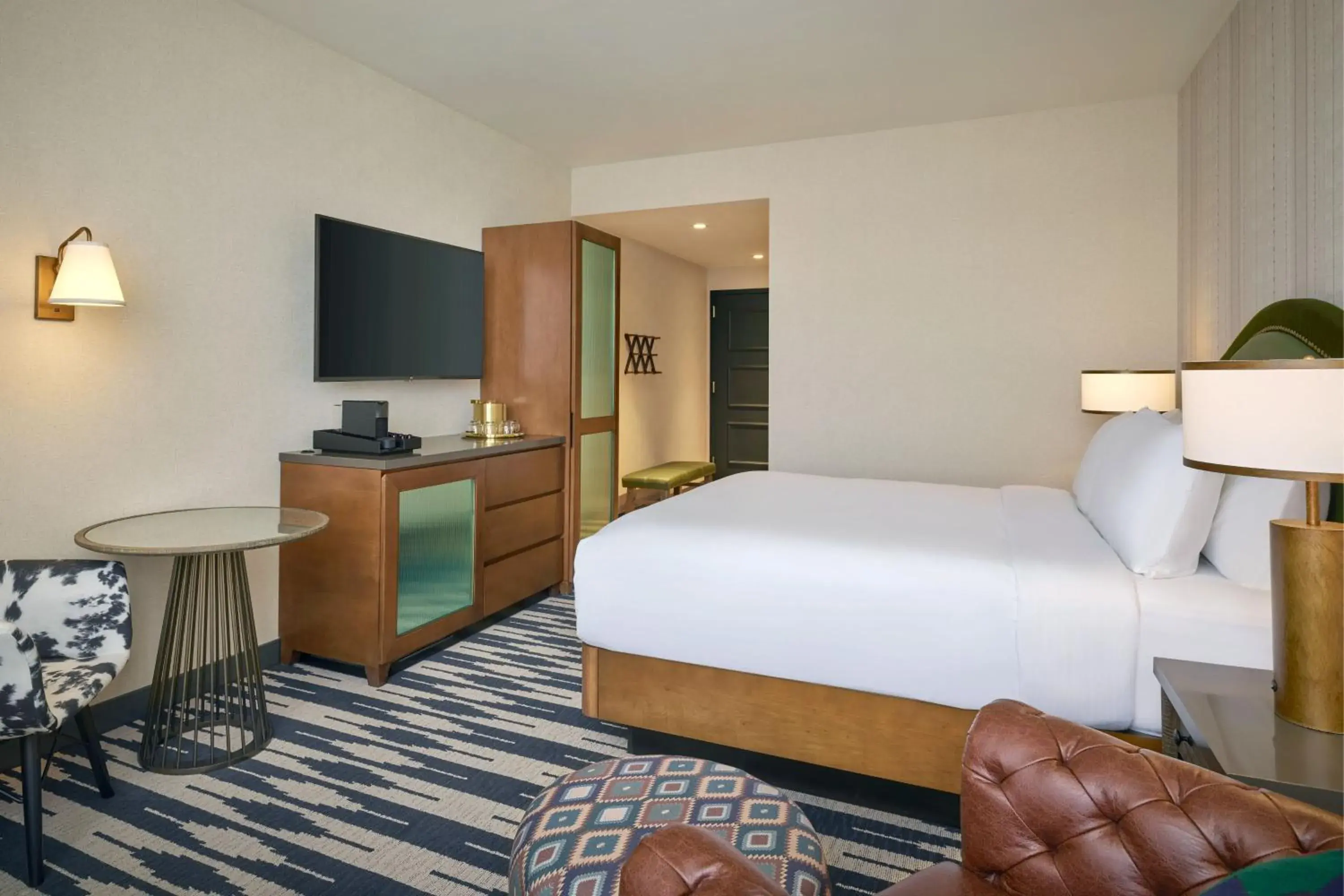 King Room in The Leo Kent Hotel, Tucson, a Tribute Portfolio Hotel King Room in The Leo Kent Hotel, Tucson, a Tribute Portfolio Hotel