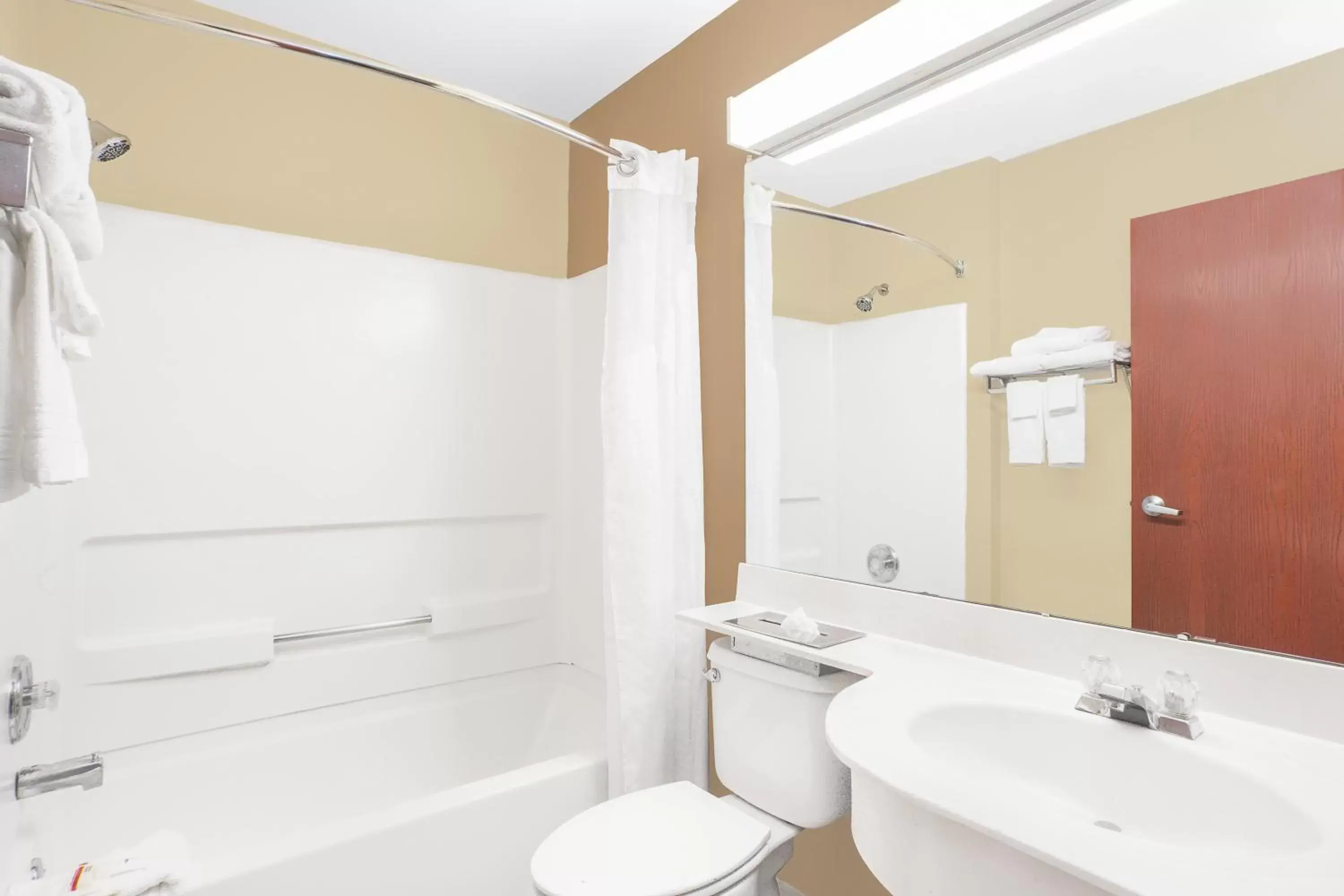 King Suite with Roll-In Shower - Mobility Accessible/Non-Smoking in Microtel Inn and Suites - Salisbury King Suite with Roll-In Shower - Mobility Accessible/Non-Smoking in Microtel Inn and Suites - Salisbury