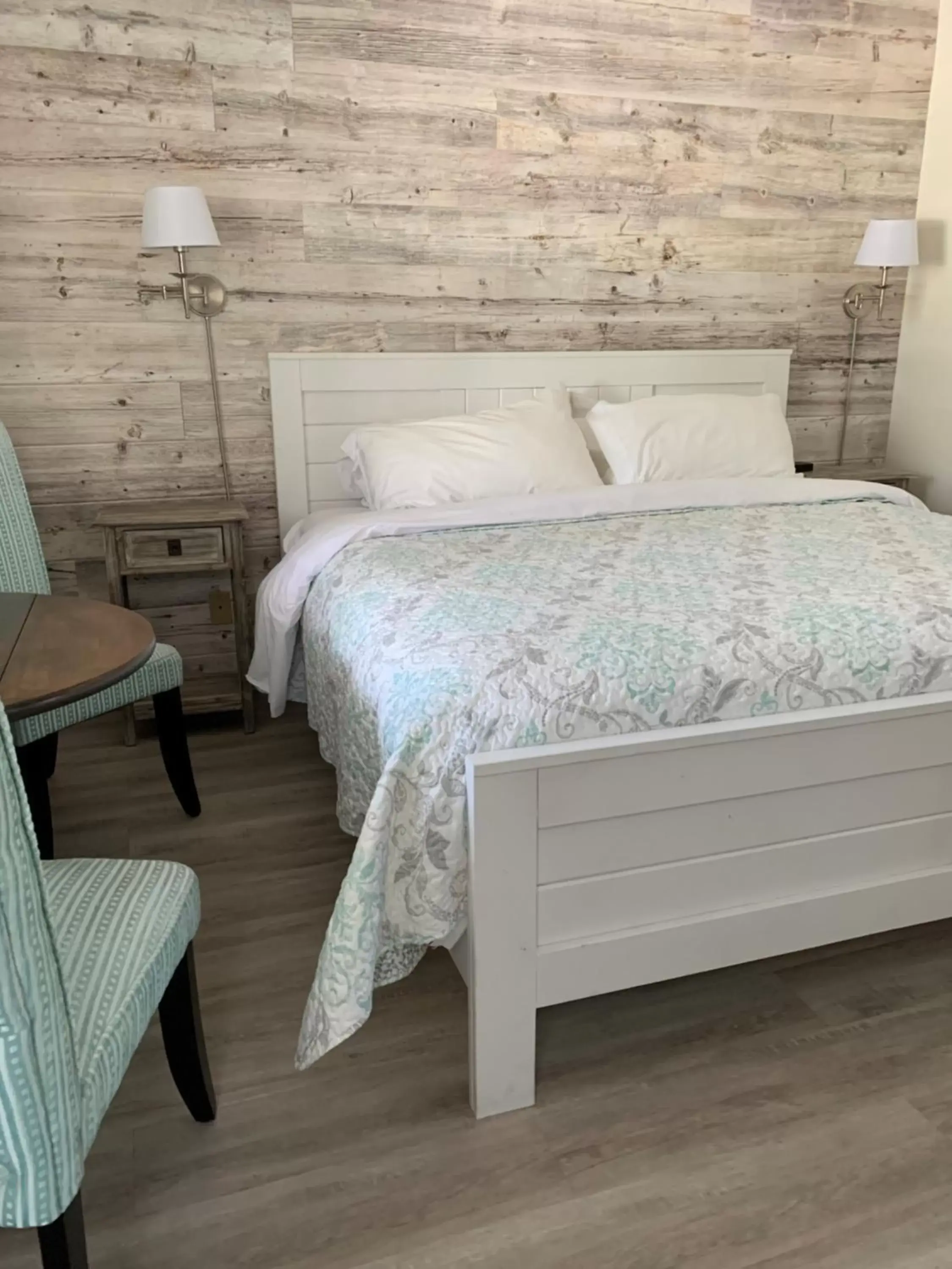 Queen Room - Disability Access in Inn on Canyon Queen Room - Disability Access in Inn on Canyon