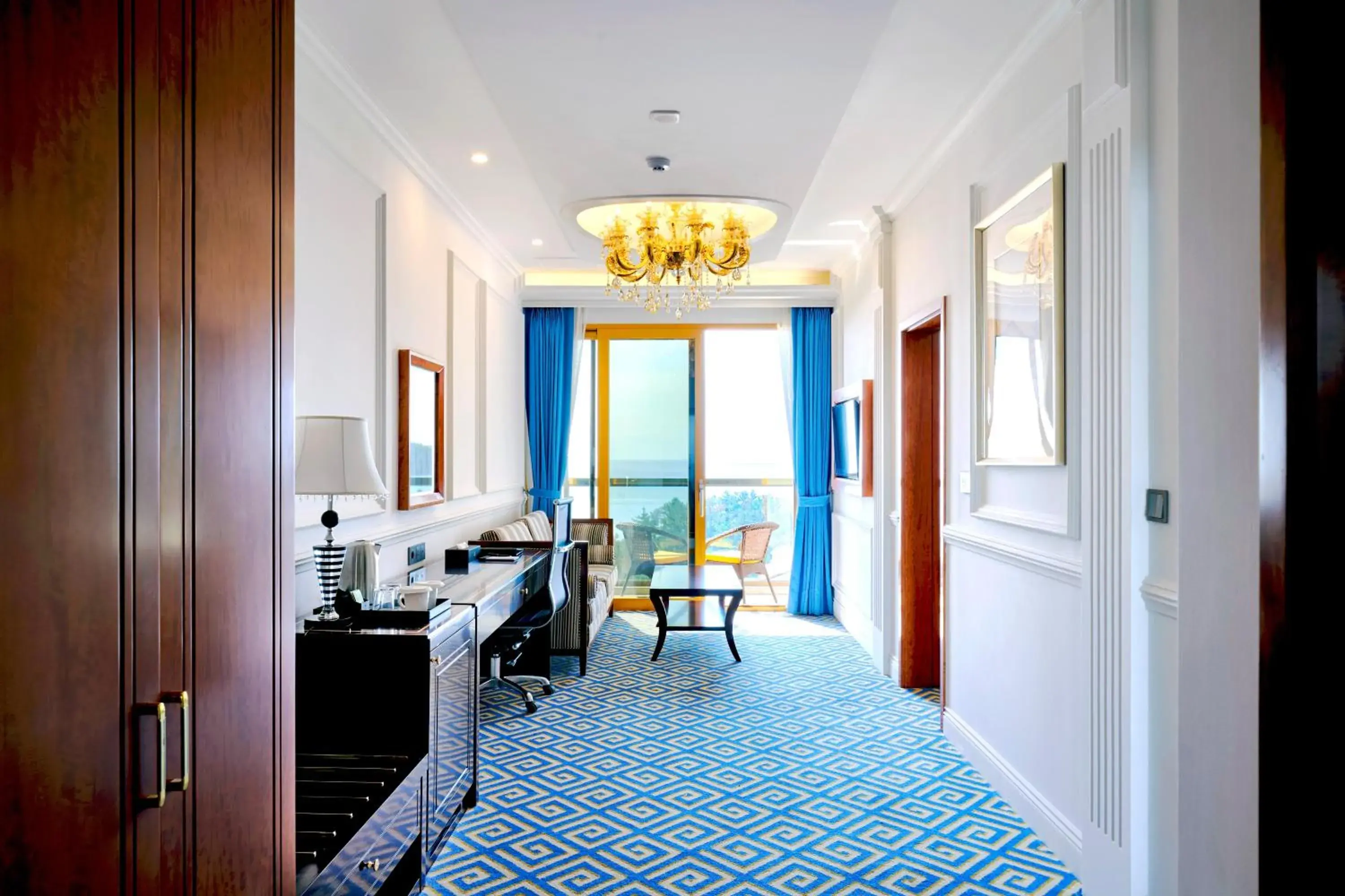 Ocean View Large King Suite in GoldOne Hotel & Suites Ocean View Large King Suite in GoldOne Hotel & Suites