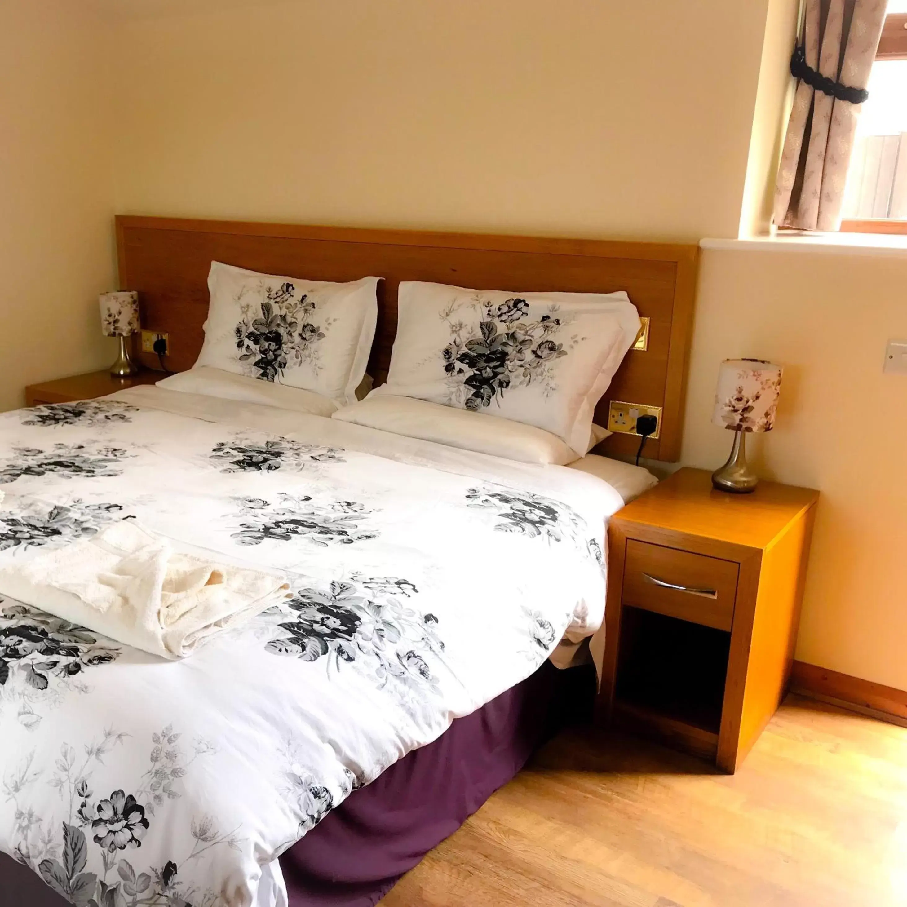 Double or Twin Room - Disability Access in The Golden Fleece Double or Twin Room - Disability Access in The Golden Fleece