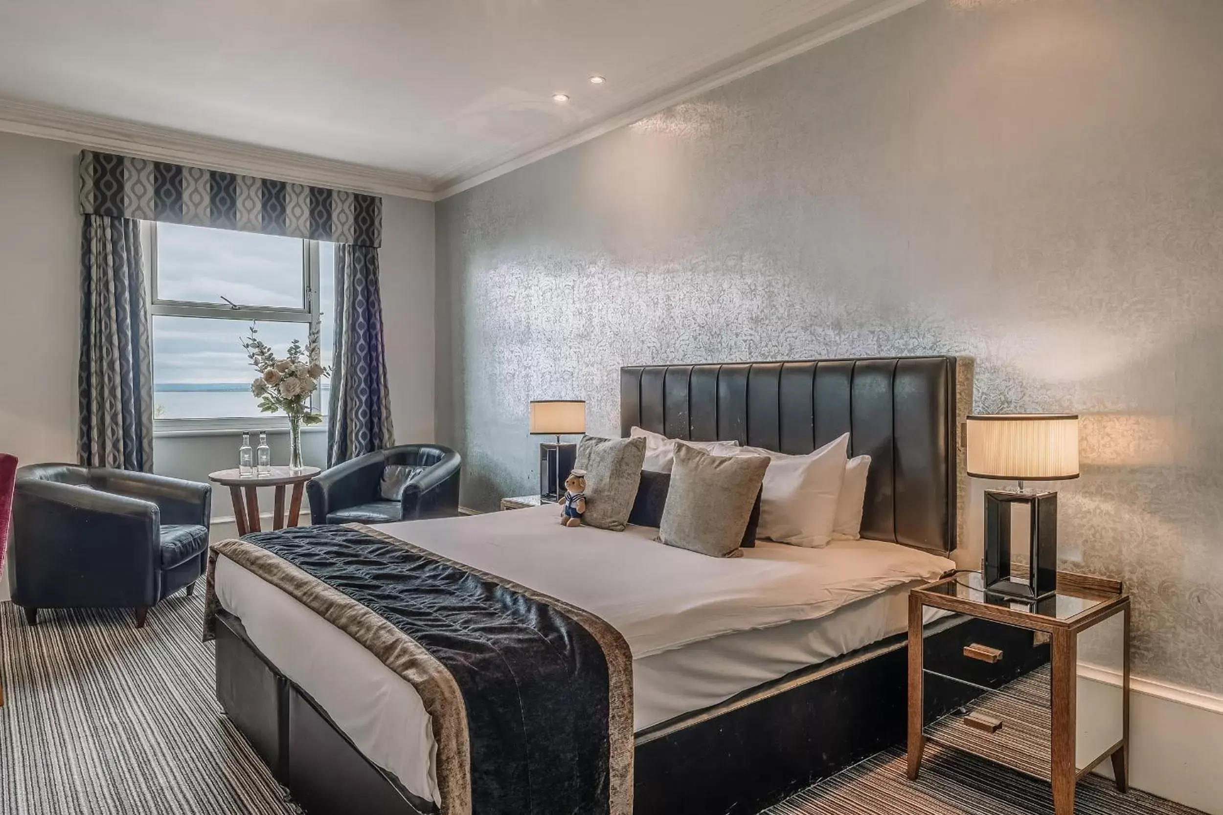 Executive Double Room in Muthu Westcliff Hotel (Near London Southend Airport) Executive Double Room in Muthu Westcliff Hotel (Near London Southend Airport)